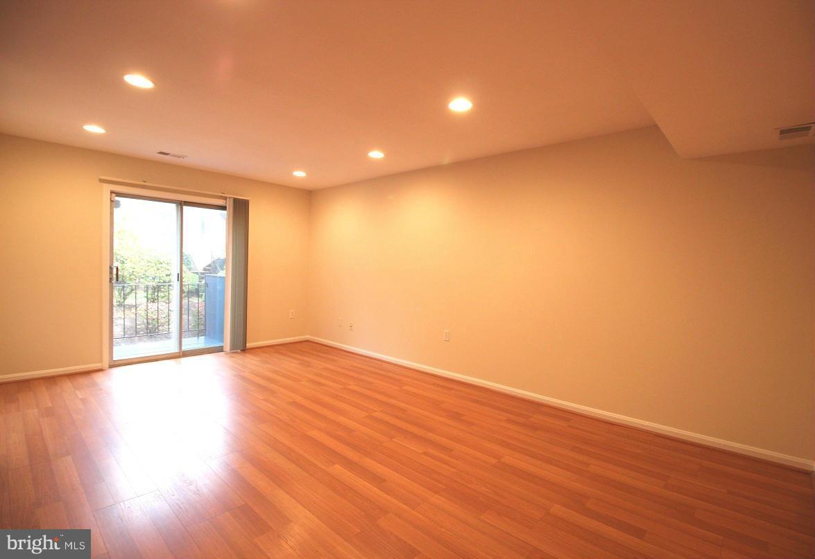 TERRACE TOWNE HOMES OF WOODLAWN - Residential