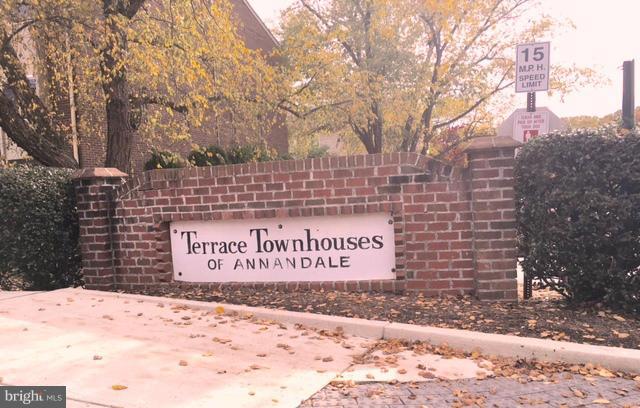 TERRACE TOWNE HOMES OF WOODLAWN - Residential