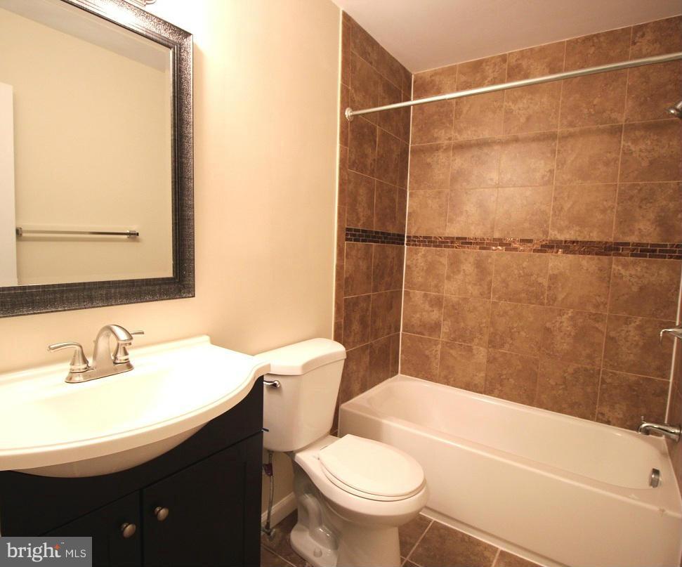 TERRACE TOWNE HOMES OF WOODLAWN - Residential