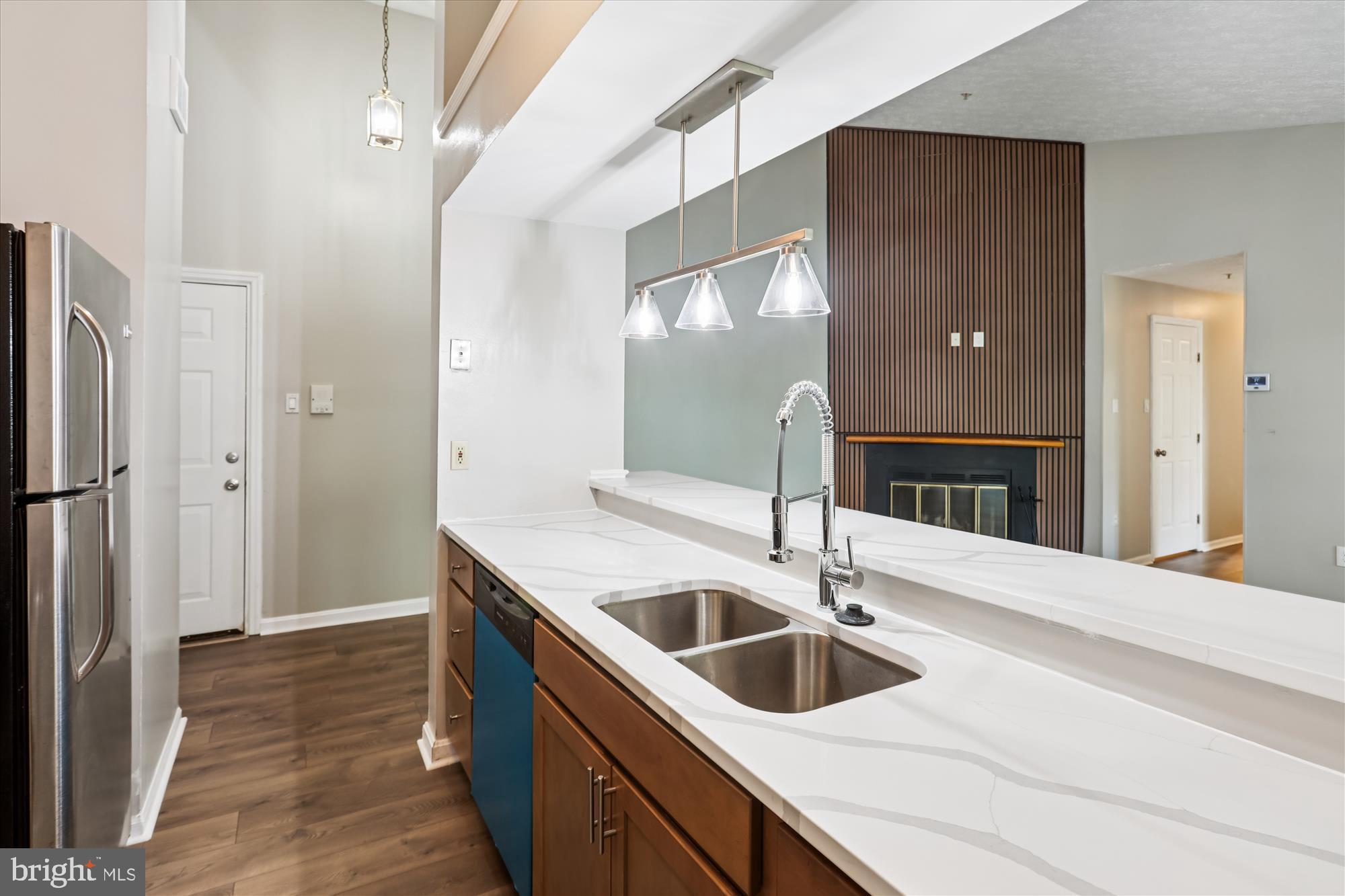 WOODBRIDGE CENTER - Residential