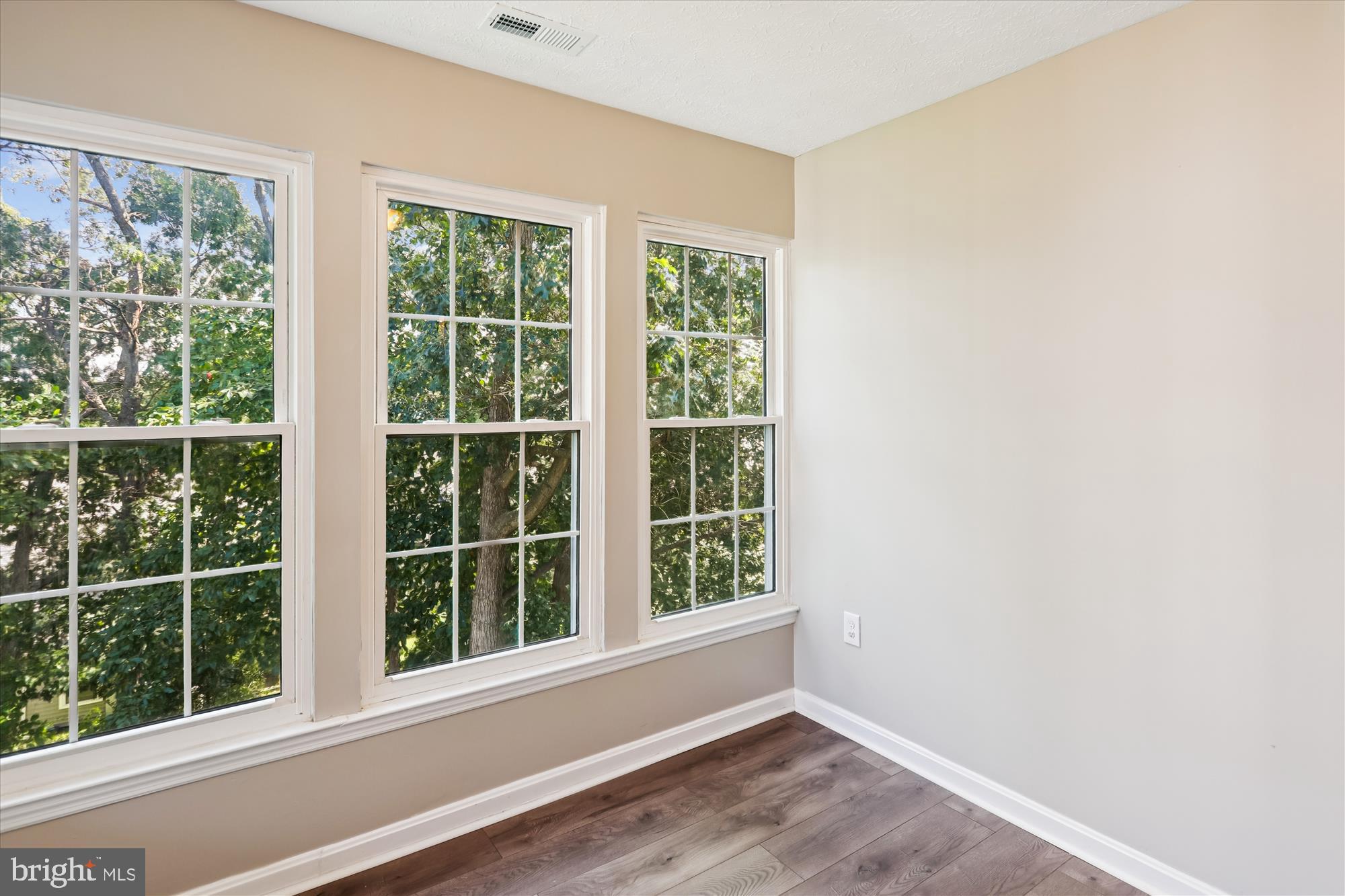 WOODBRIDGE CENTER - Residential