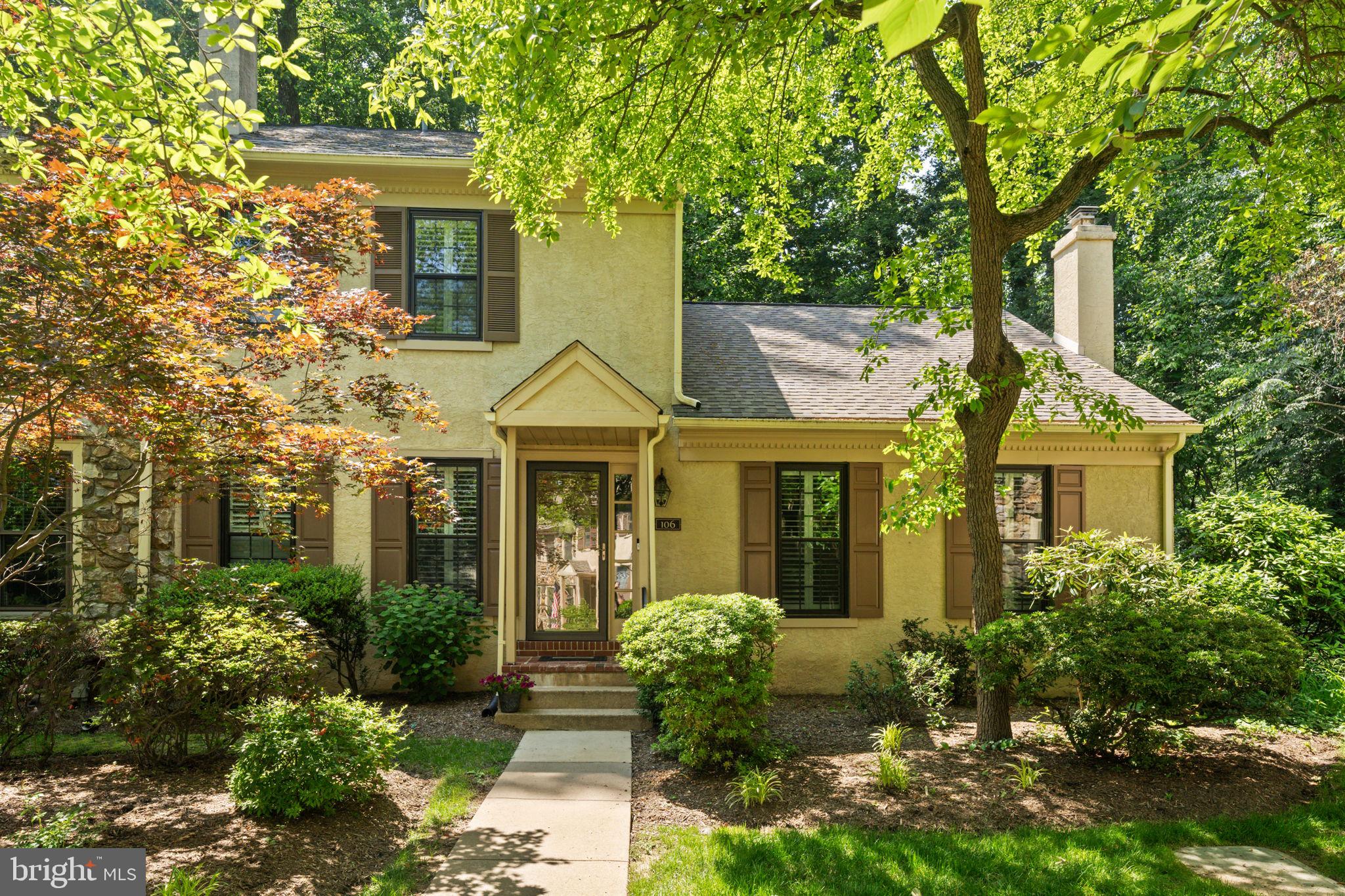 Beautiful 3 bedroom (+office) end unit with a 1st floor primary bedroom and finished basement.