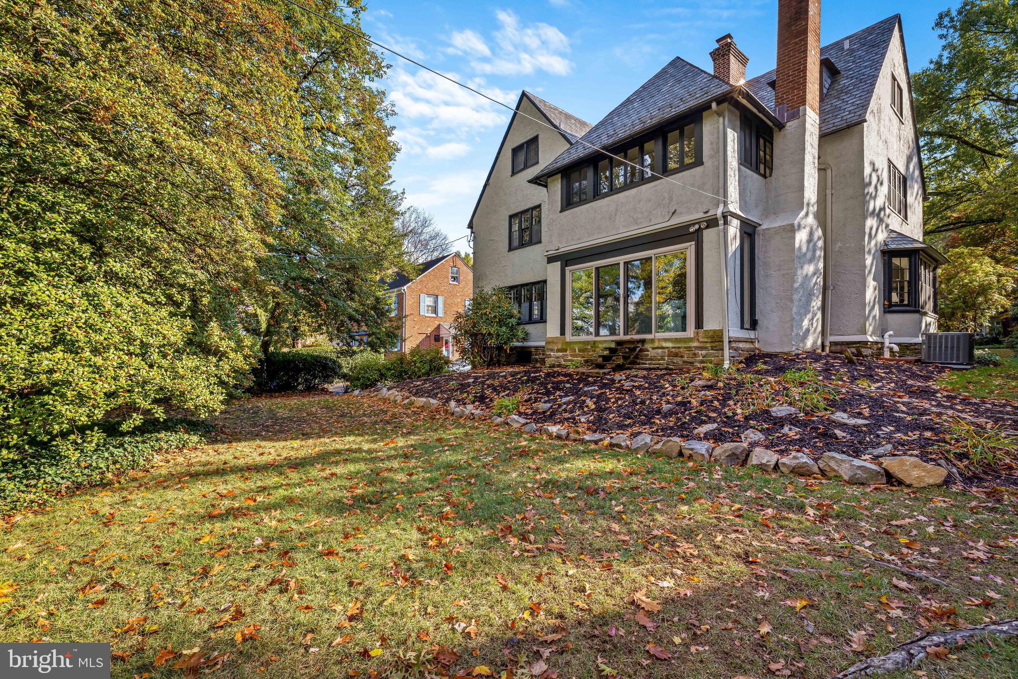 ROLAND PARK - Residential