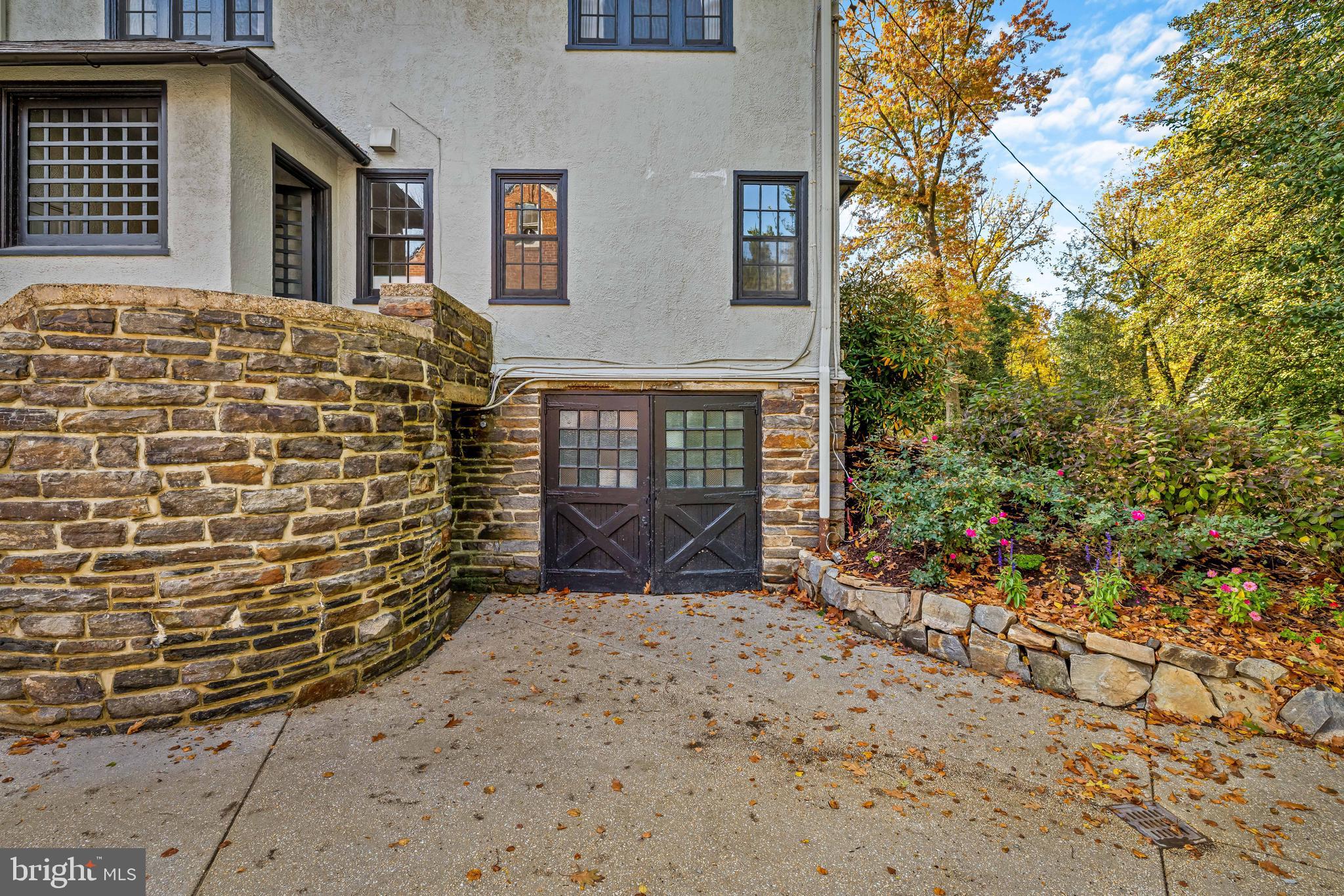 ROLAND PARK - Residential