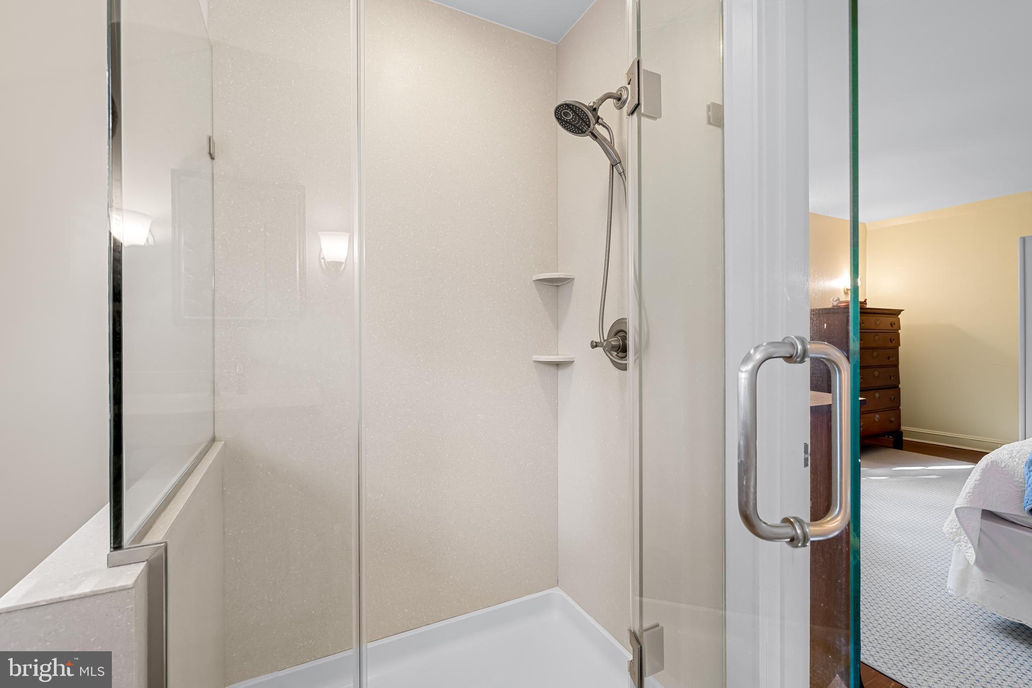 ROLAND PARK - Residential