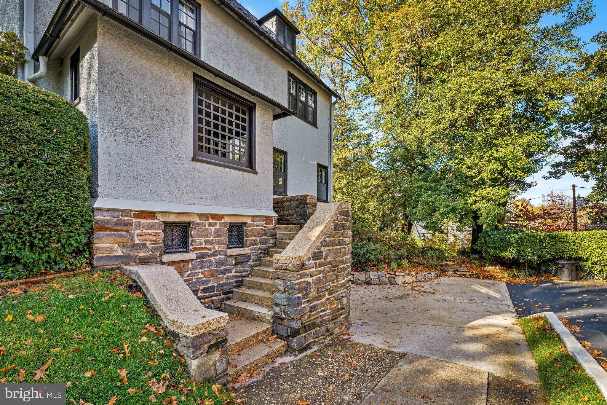 ROLAND PARK - Residential