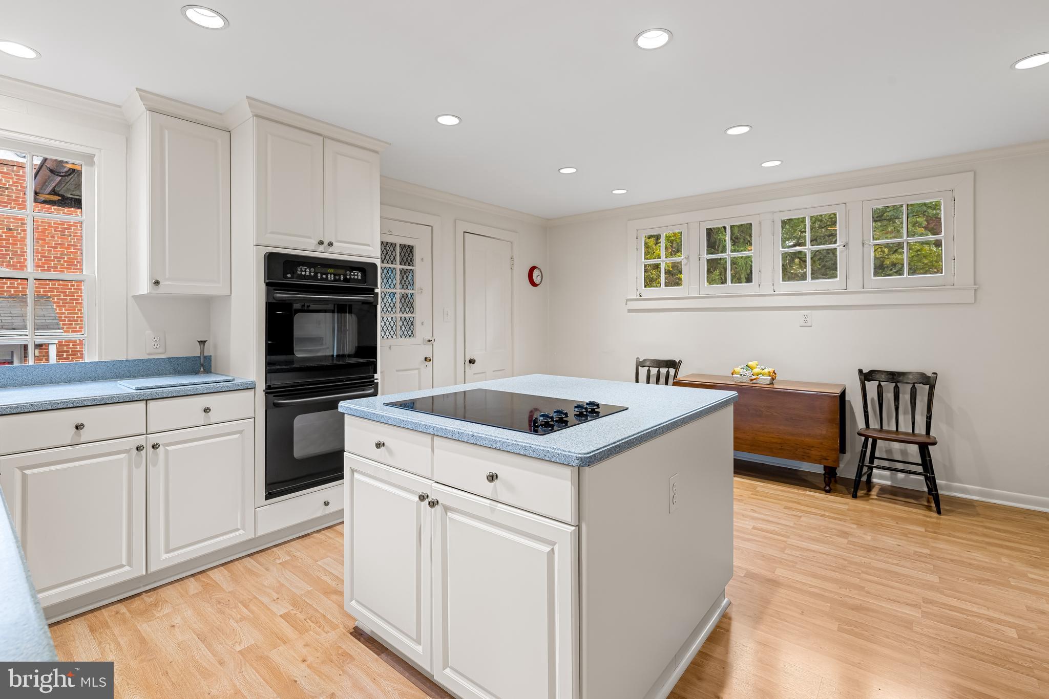 ROLAND PARK - Residential