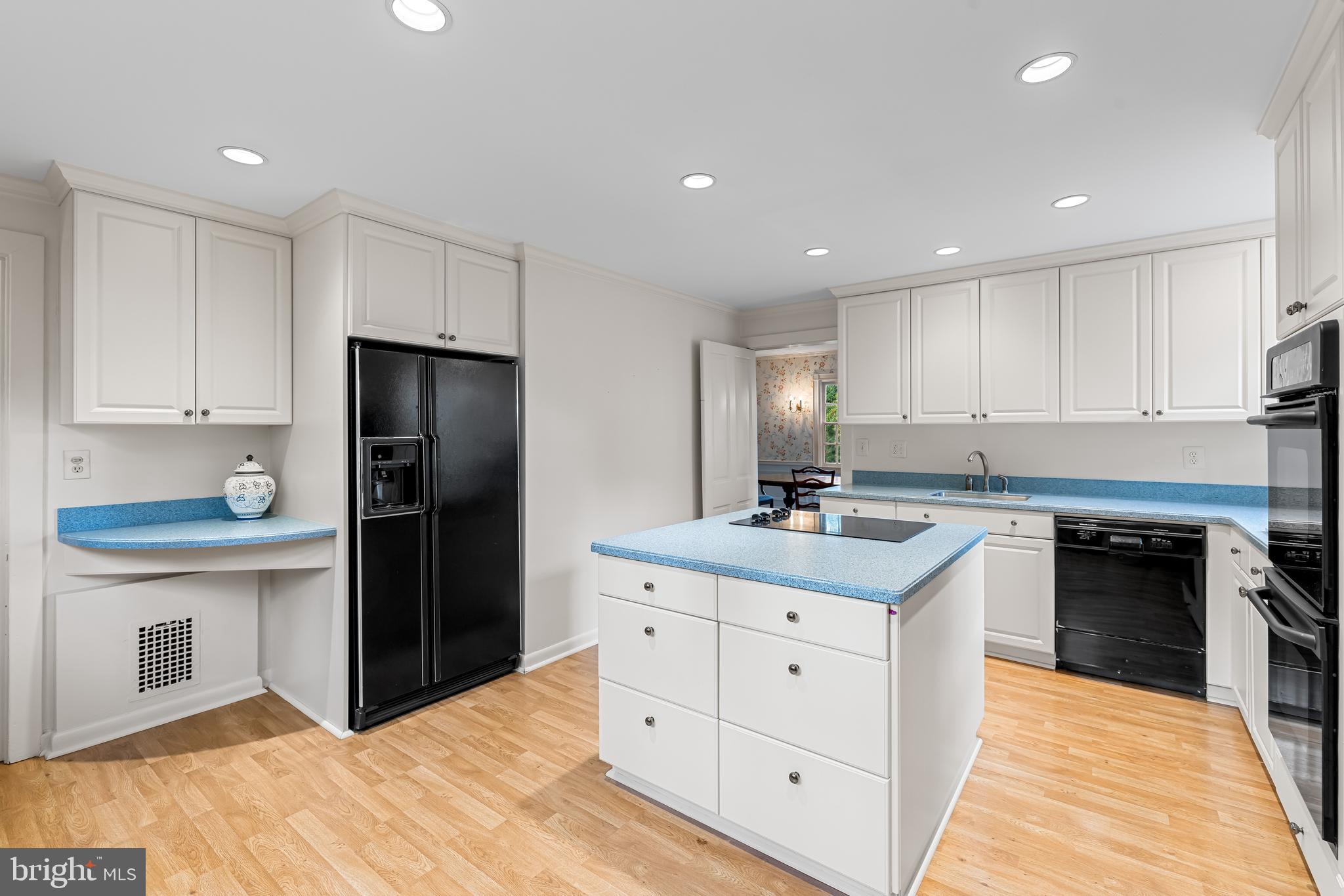 ROLAND PARK - Residential