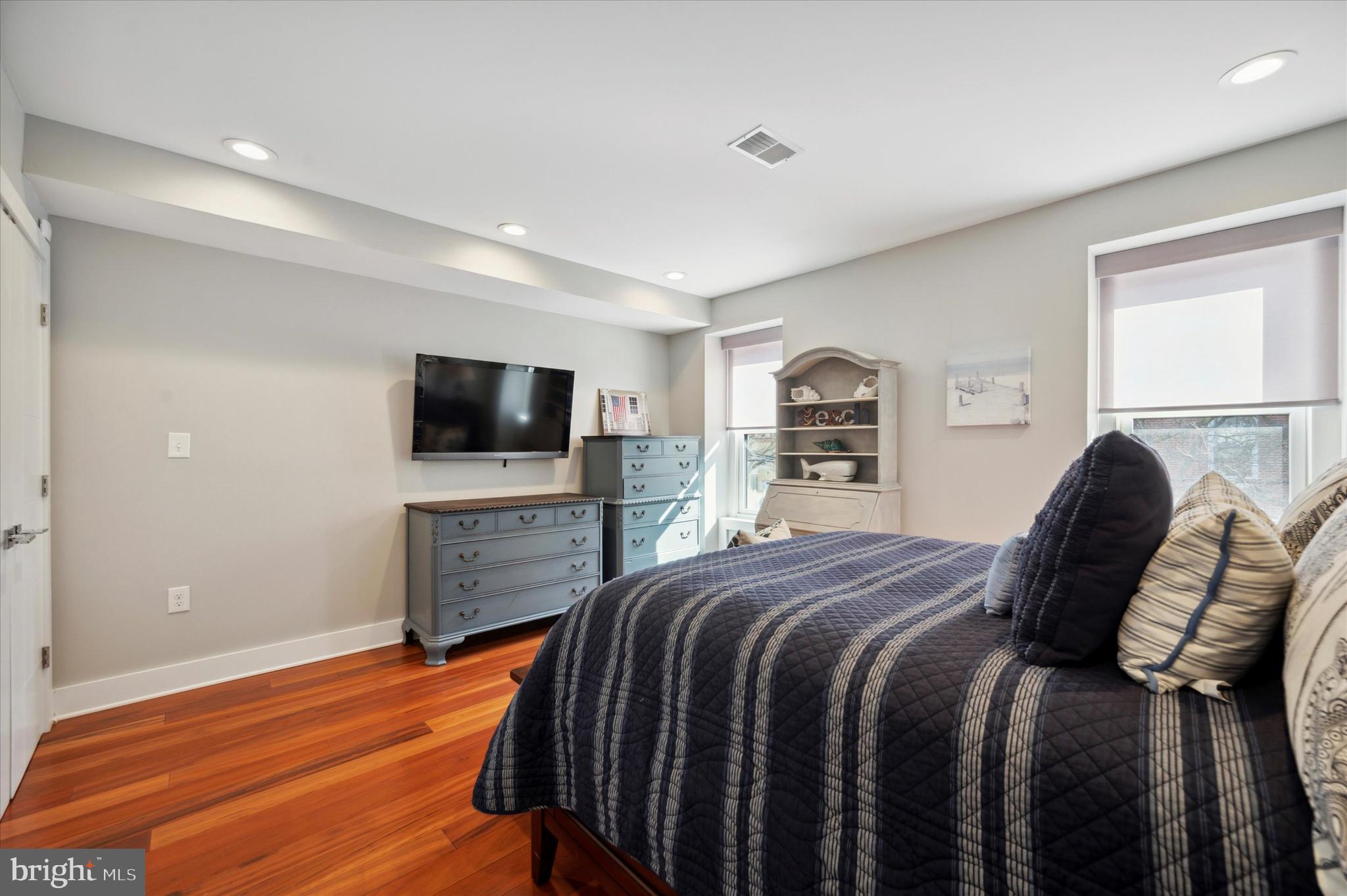 GRADUATE HOSPITAL - Residential