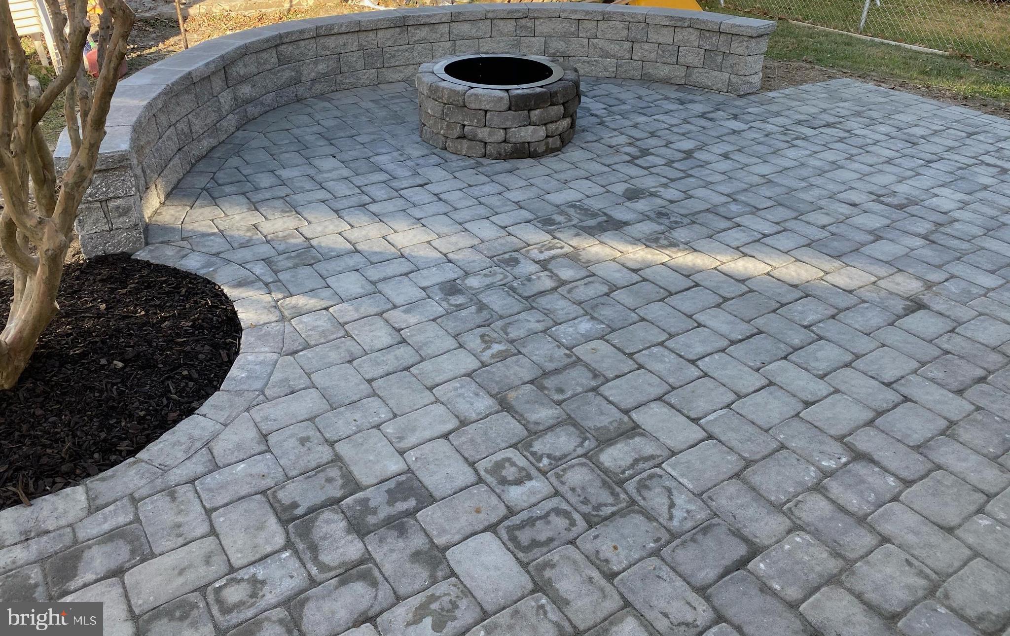 CASTLE MANOR - Residential