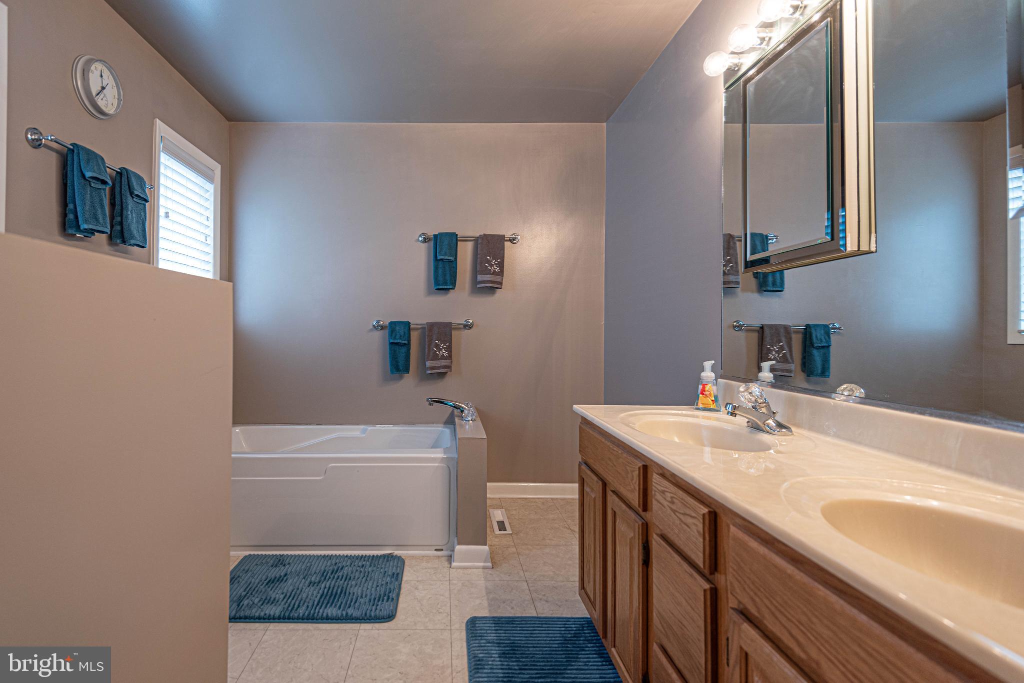 OCEAN PINES - BAY COLONY - Residential