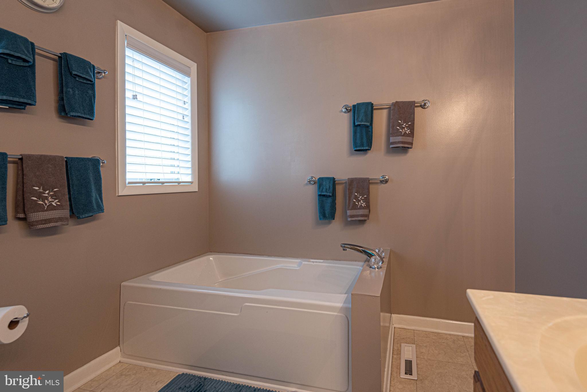 OCEAN PINES - BAY COLONY - Residential