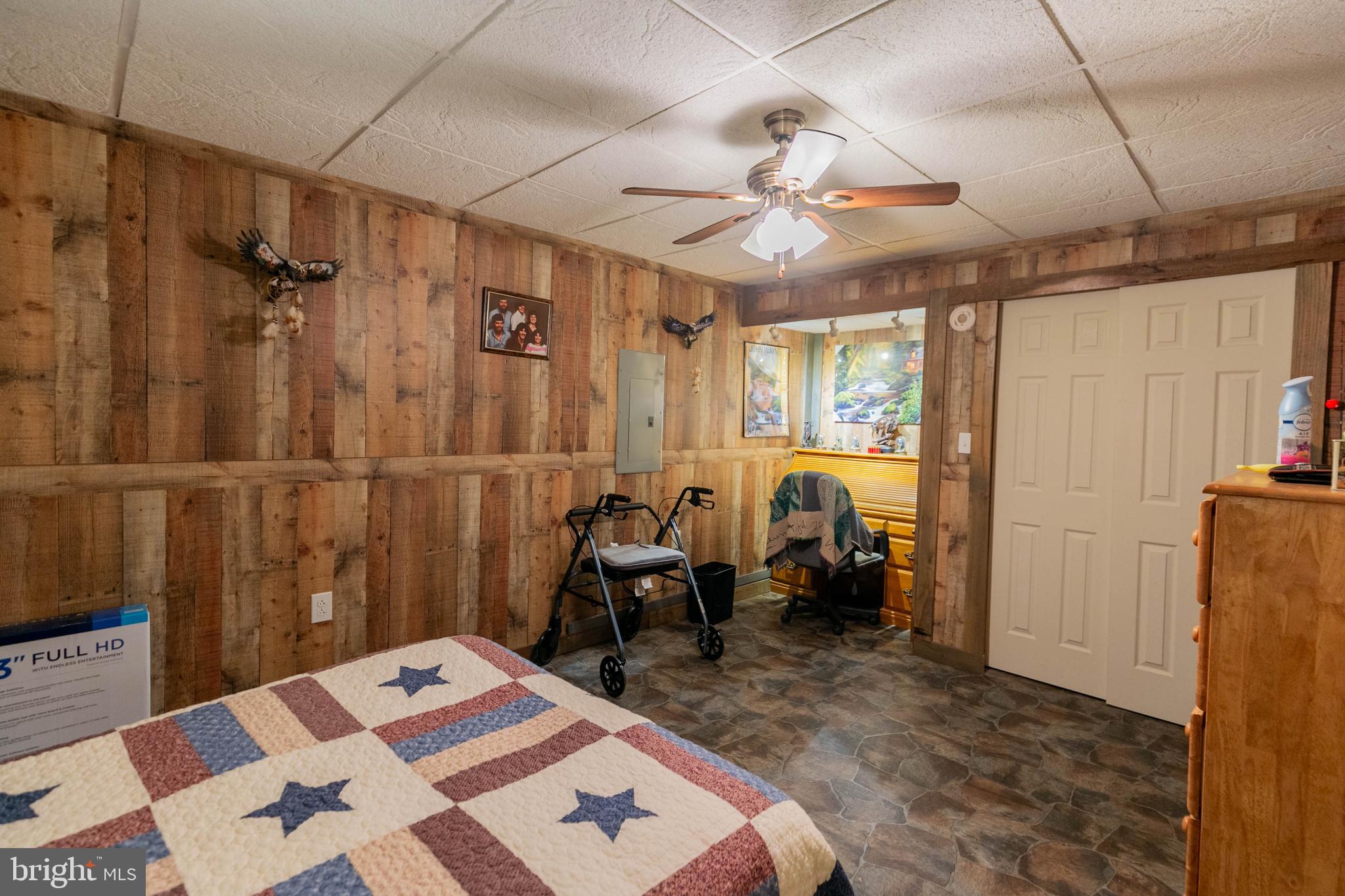 LAKE LAND OR - Residential