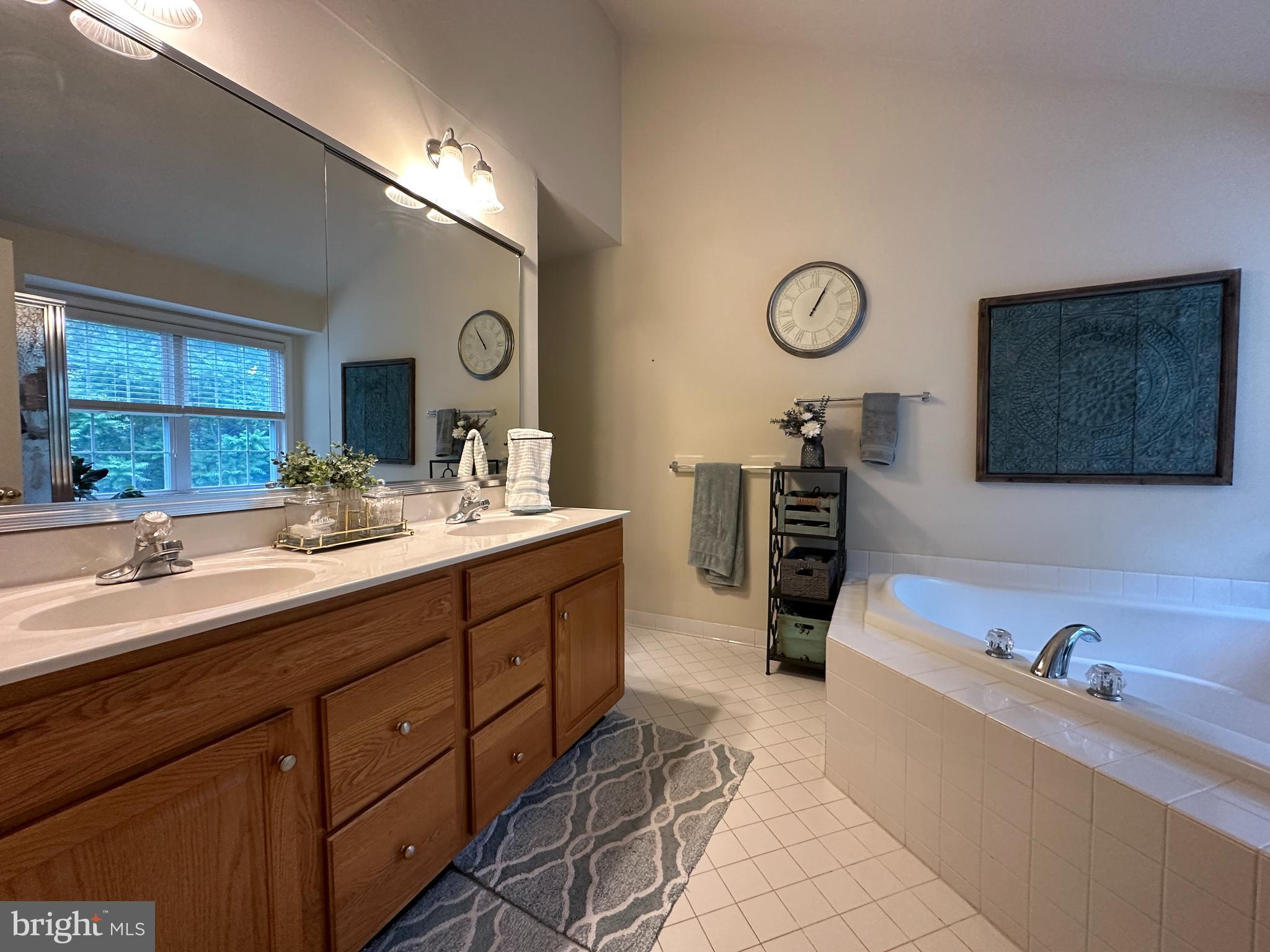 DOMINION VALLEY COUNTRY CLUB - Residential Lease