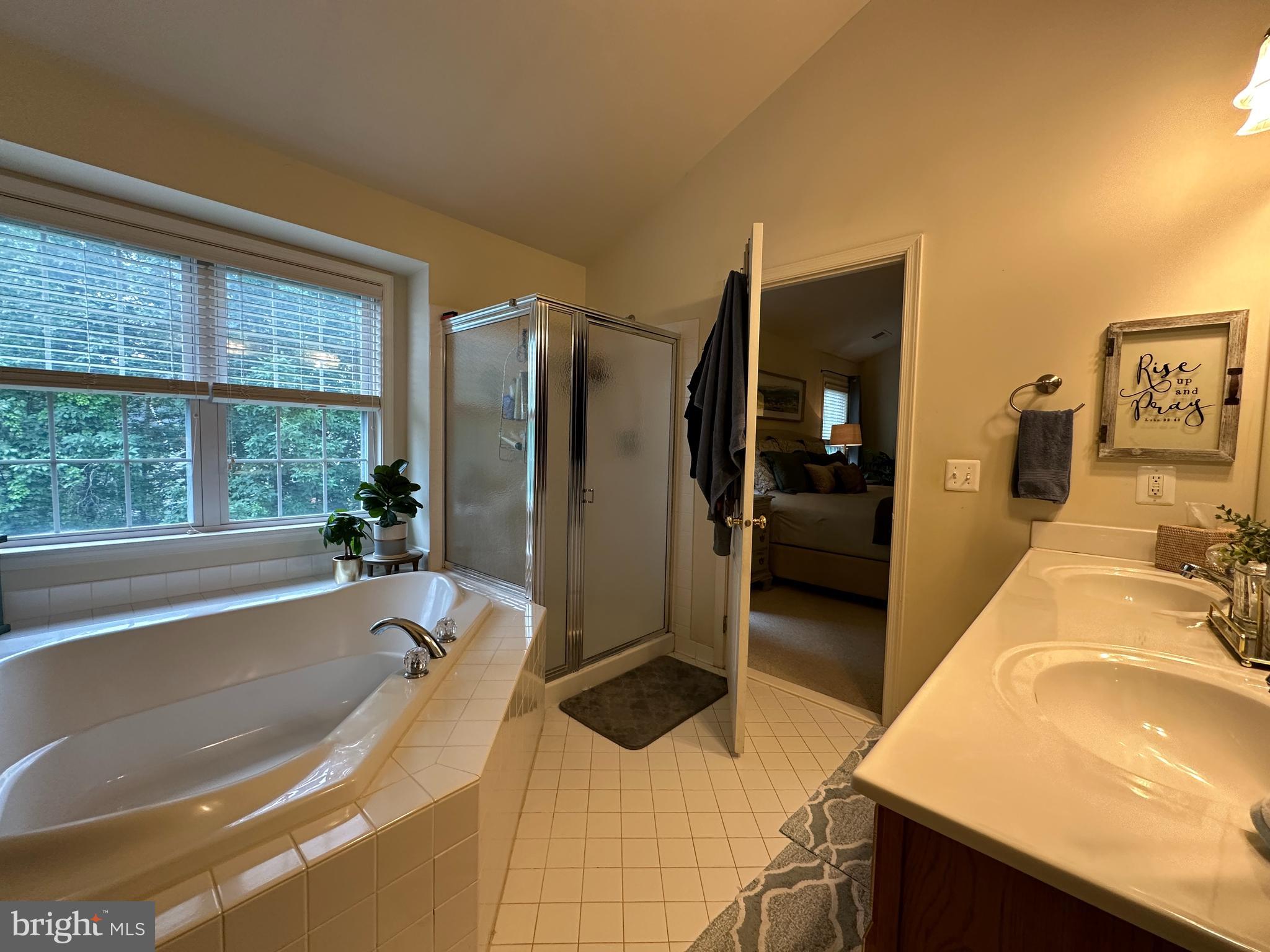 DOMINION VALLEY COUNTRY CLUB - Residential Lease