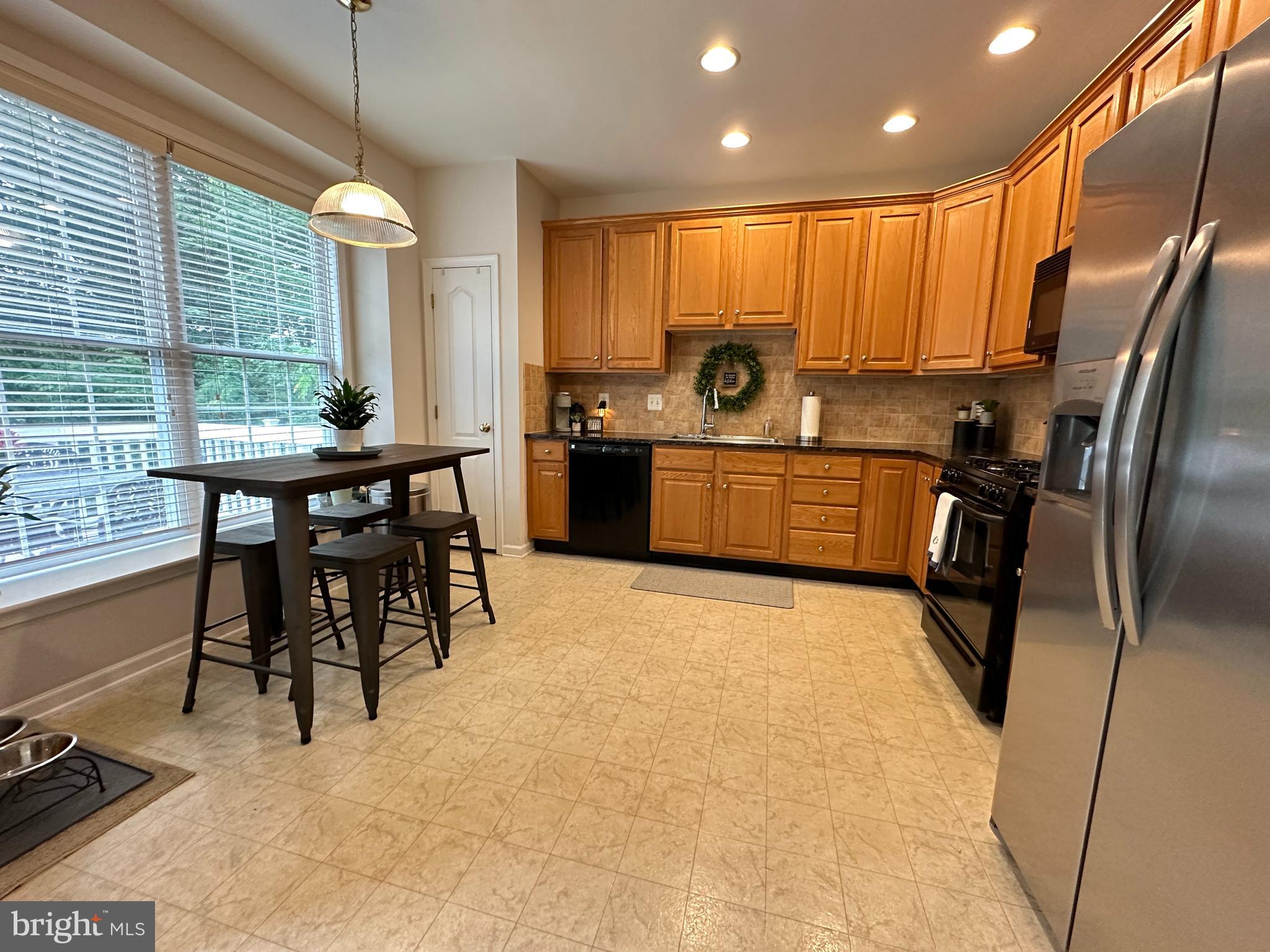 DOMINION VALLEY COUNTRY CLUB - Residential Lease