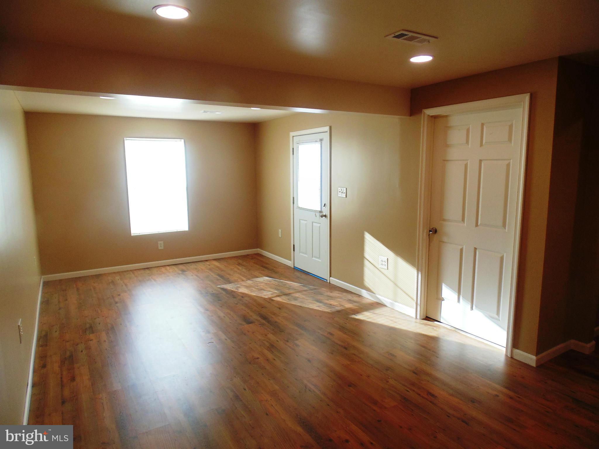 PLEASANT VIEW - Residential Lease