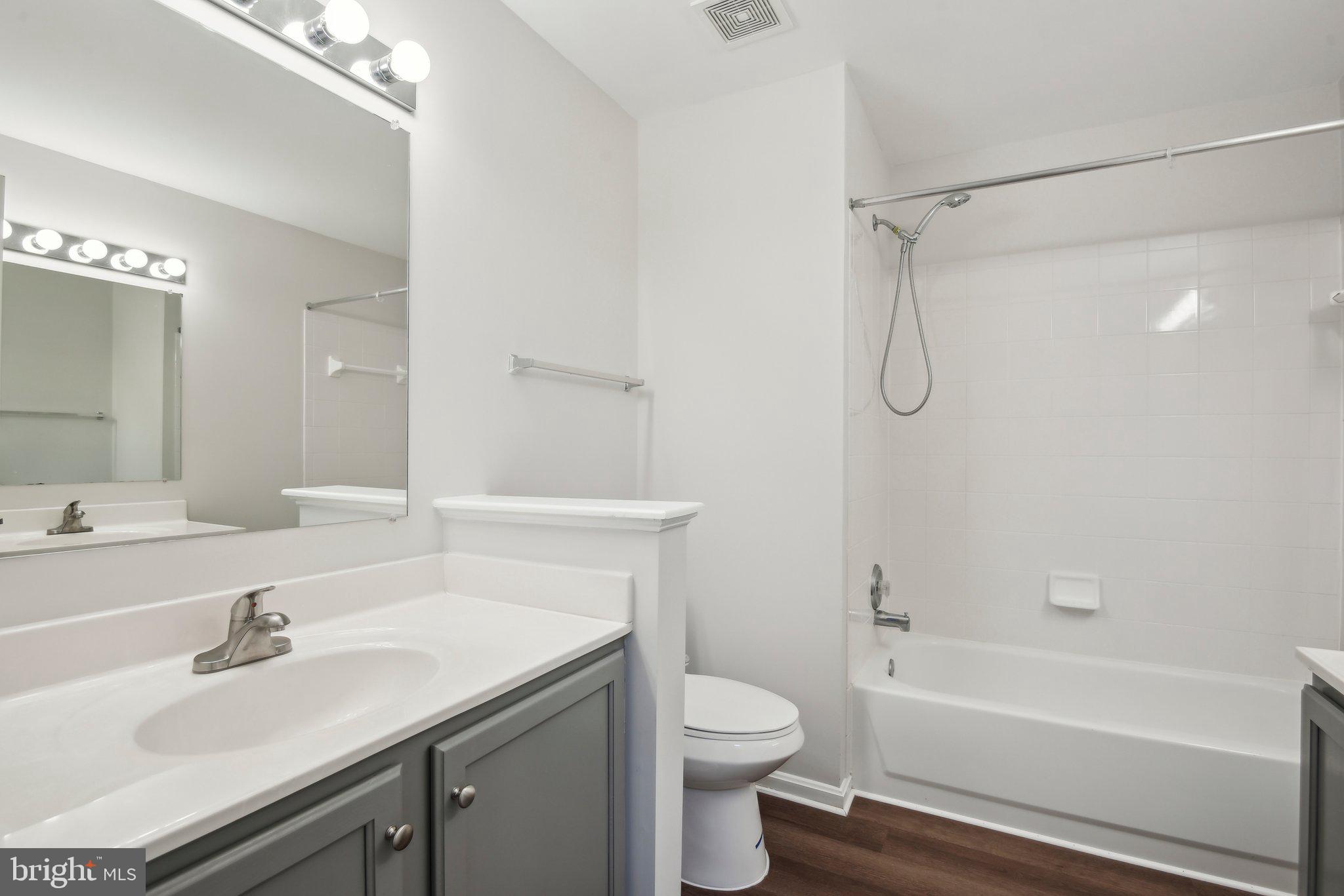 CENTER RIDGE - Residential