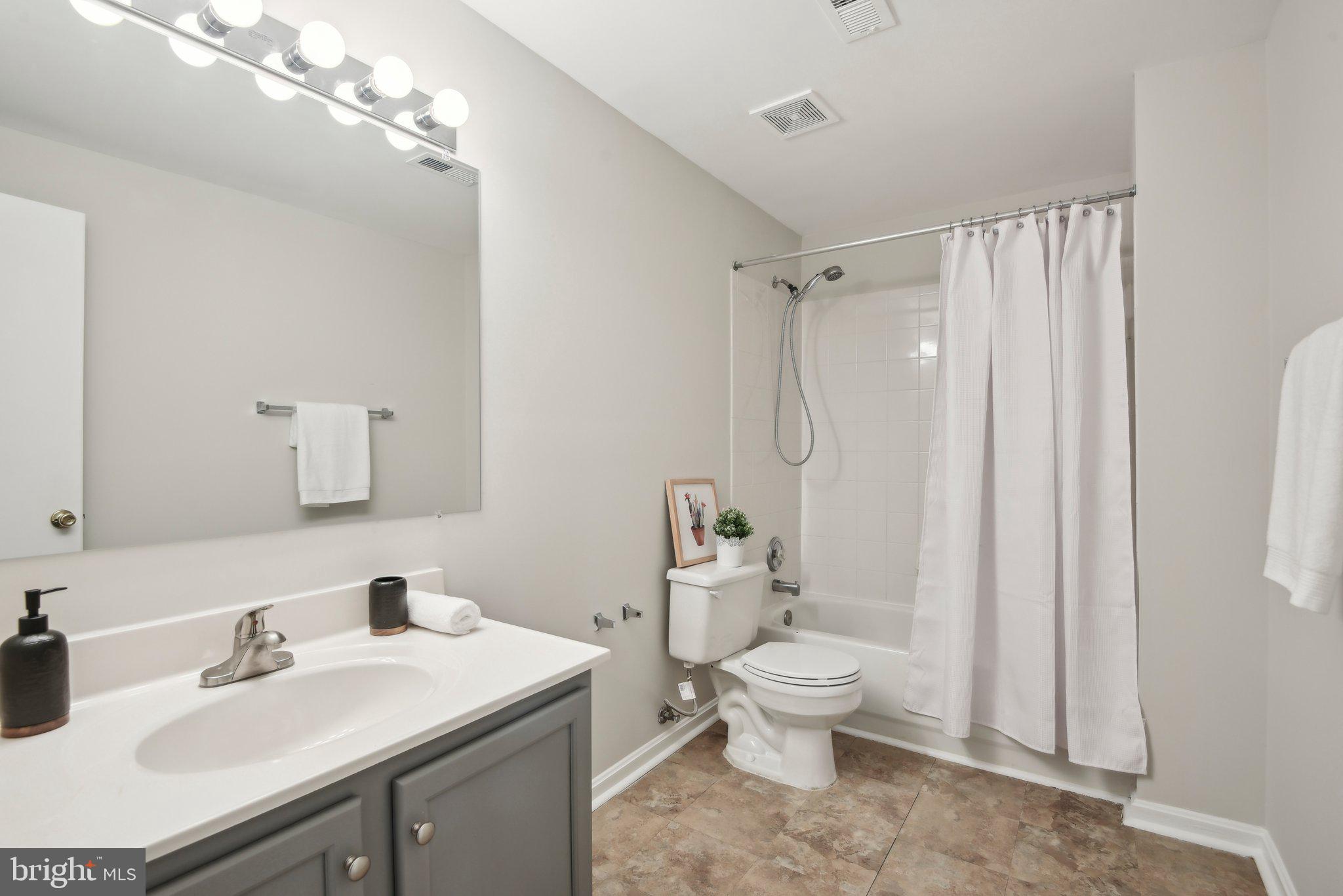 CENTER RIDGE - Residential