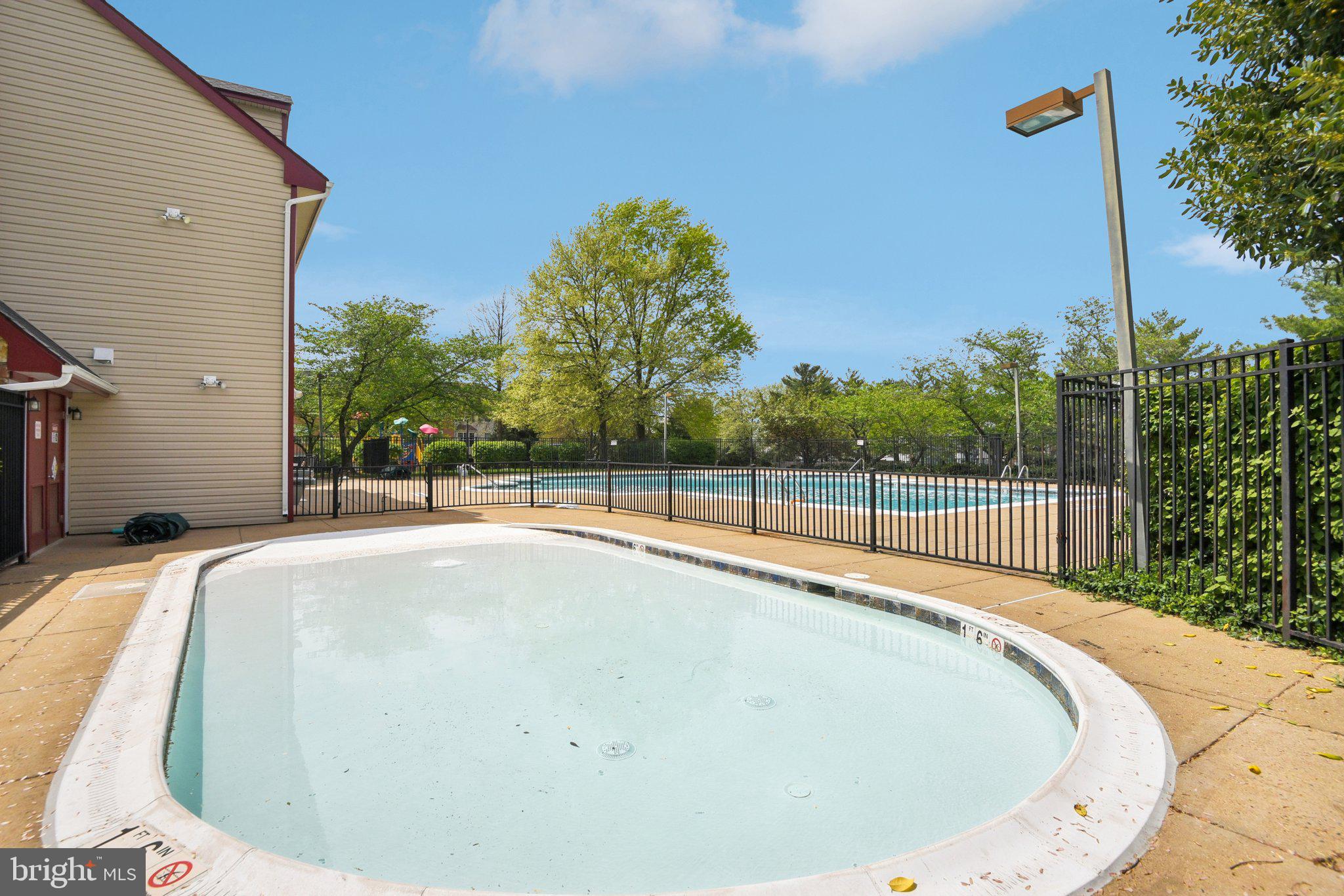 CENTER RIDGE - Residential