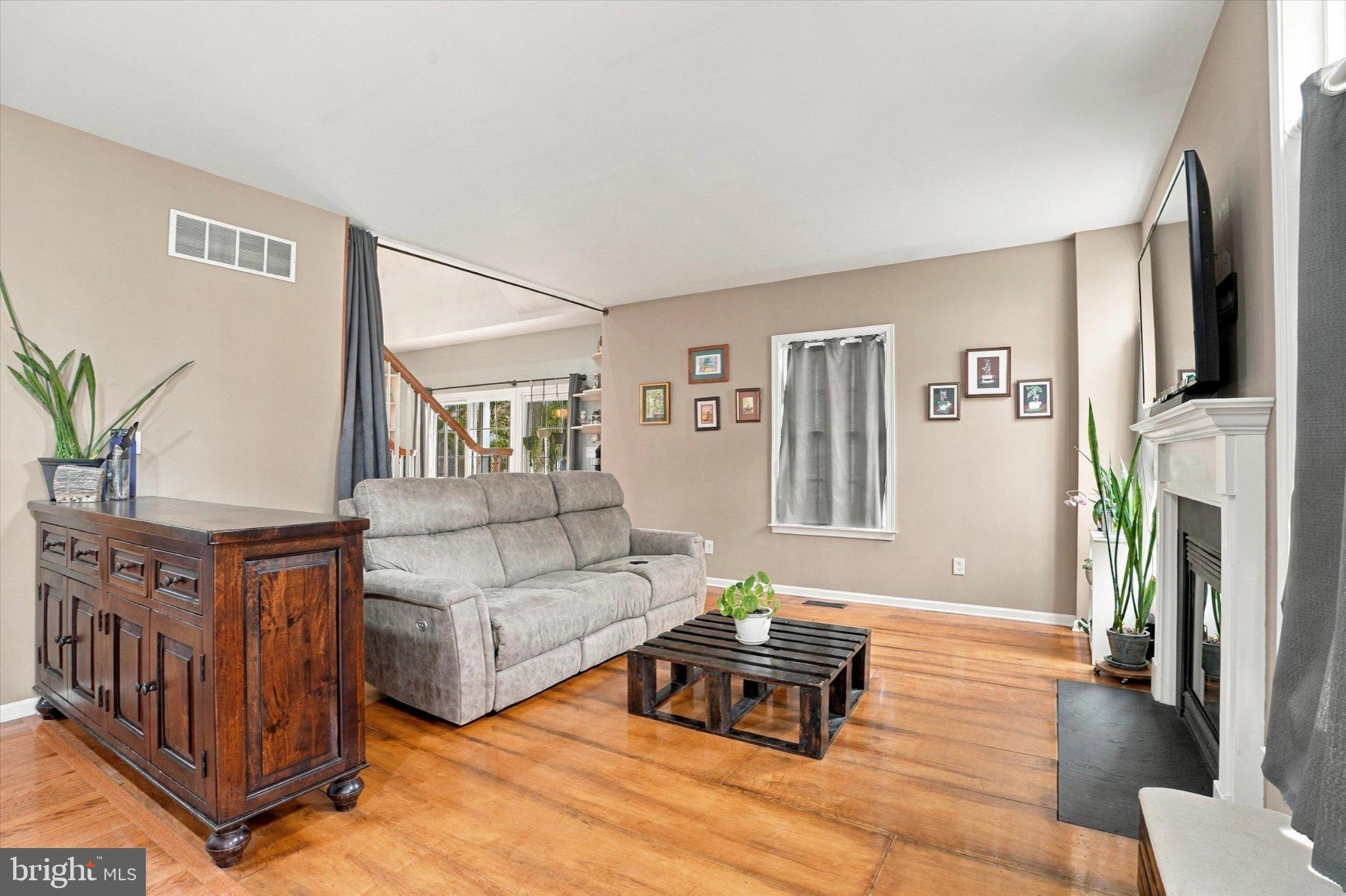 99 WAYNEBROOK DRIVE