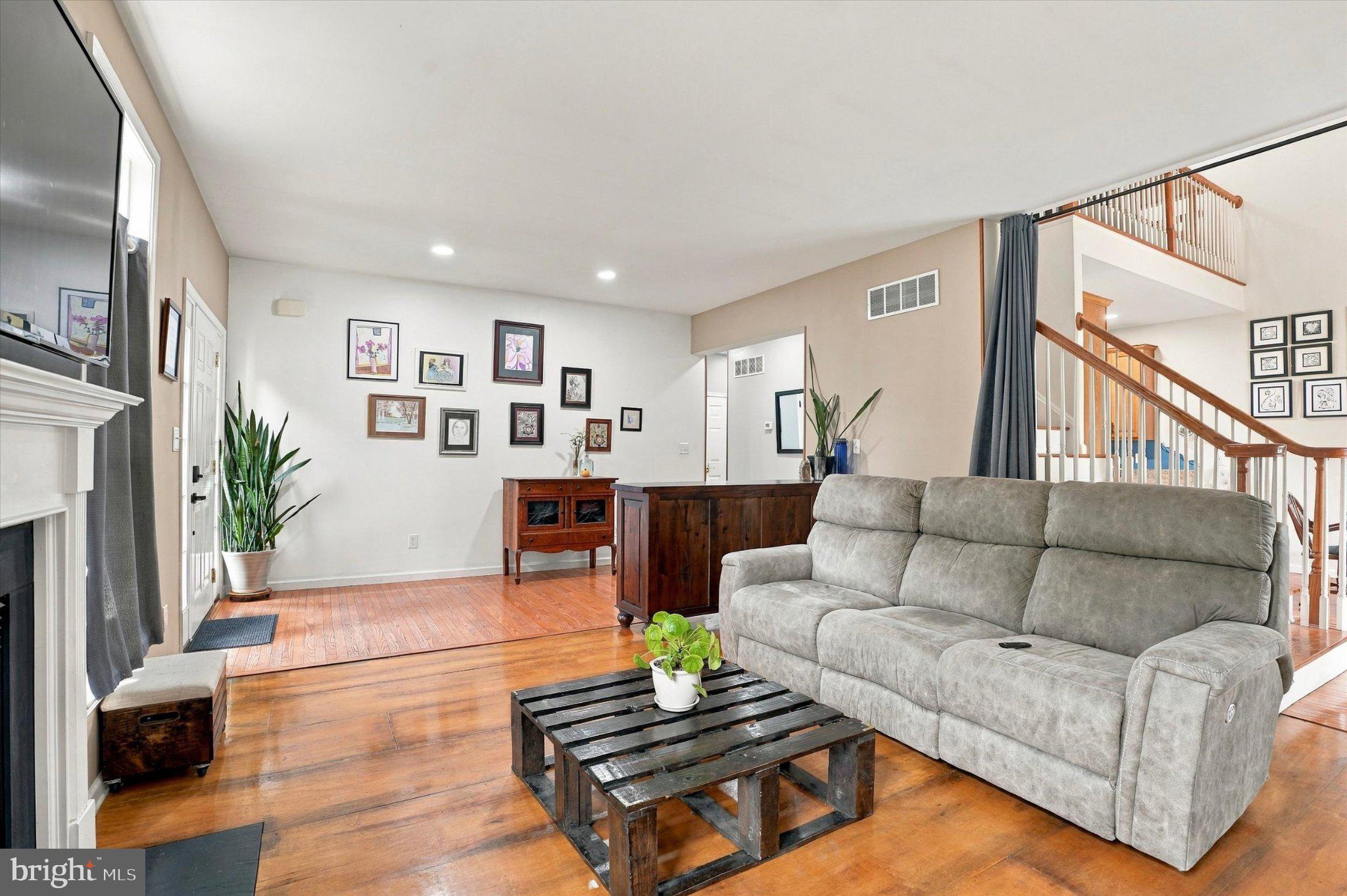 99 WAYNEBROOK DRIVE