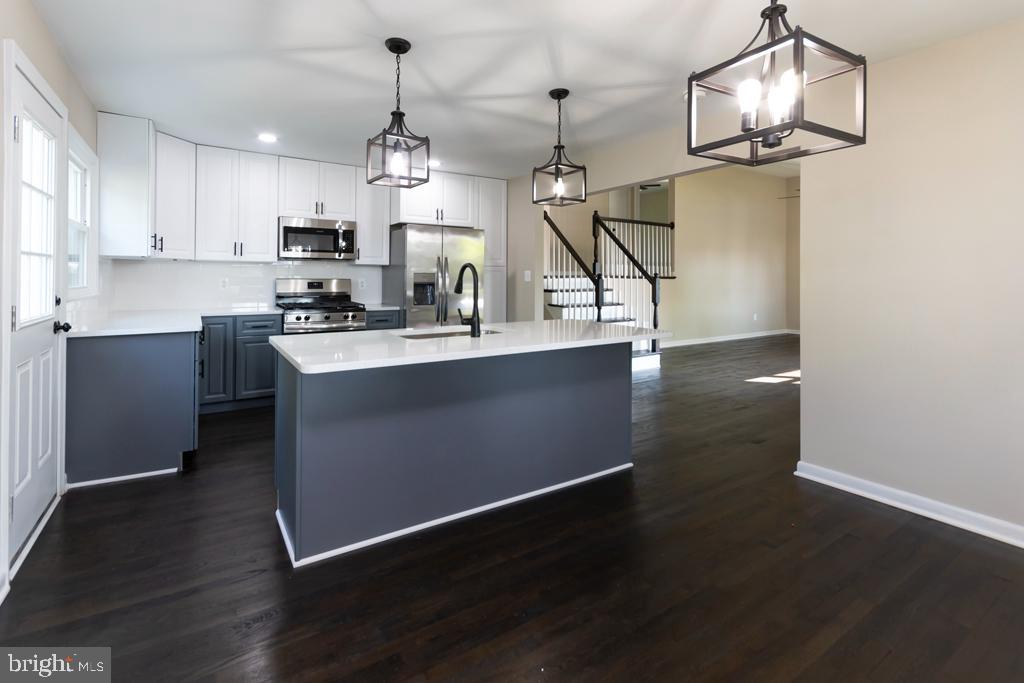 LYNNE ACRES - Residential