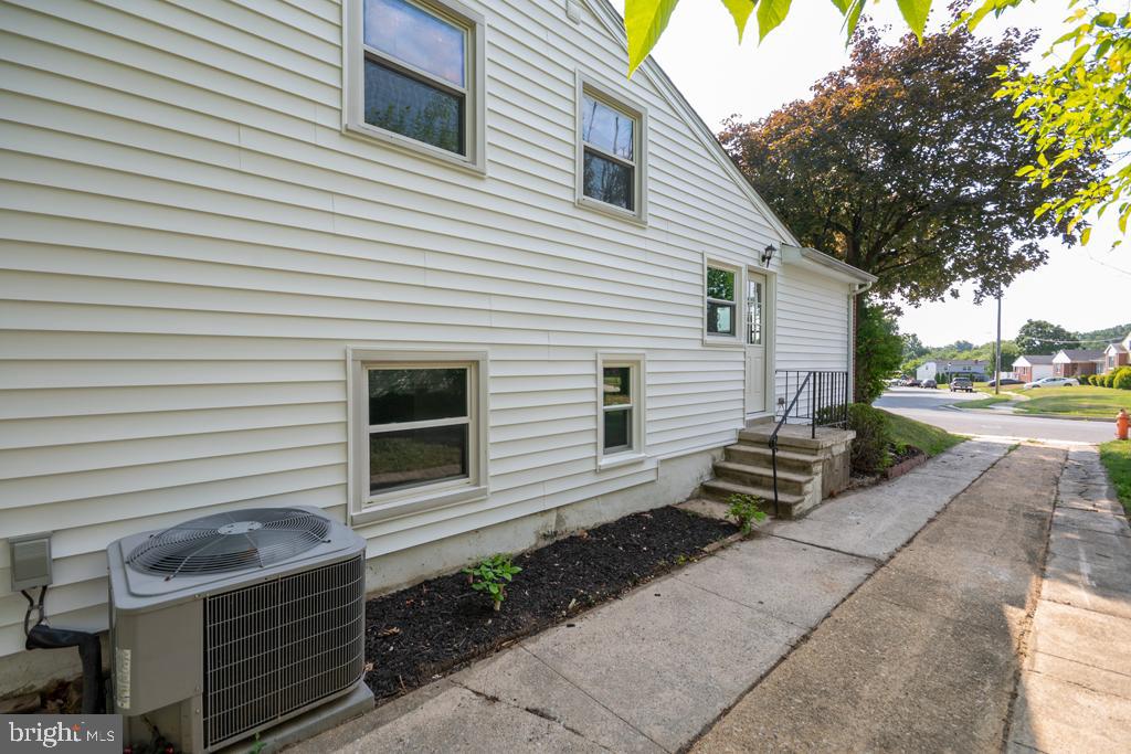 LYNNE ACRES - Residential