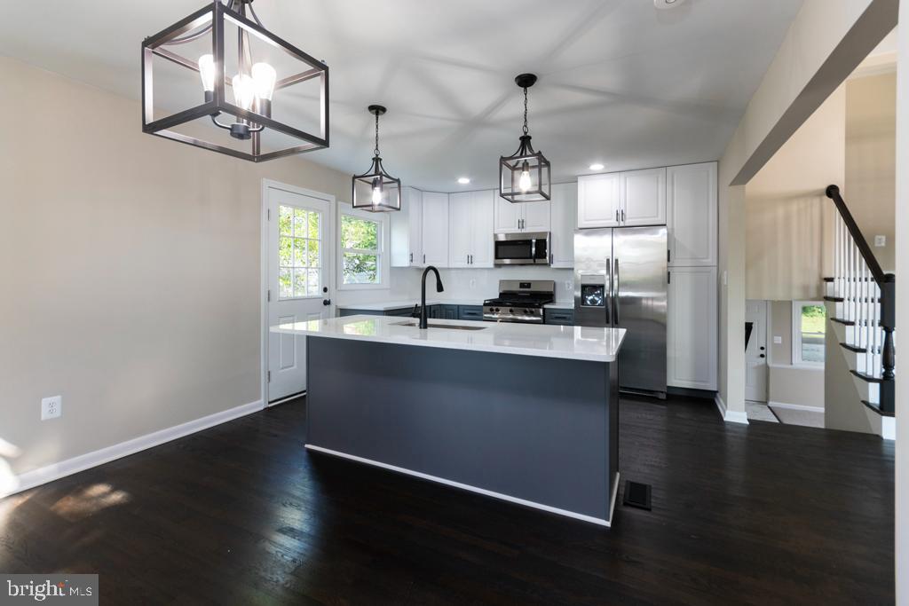 LYNNE ACRES - Residential