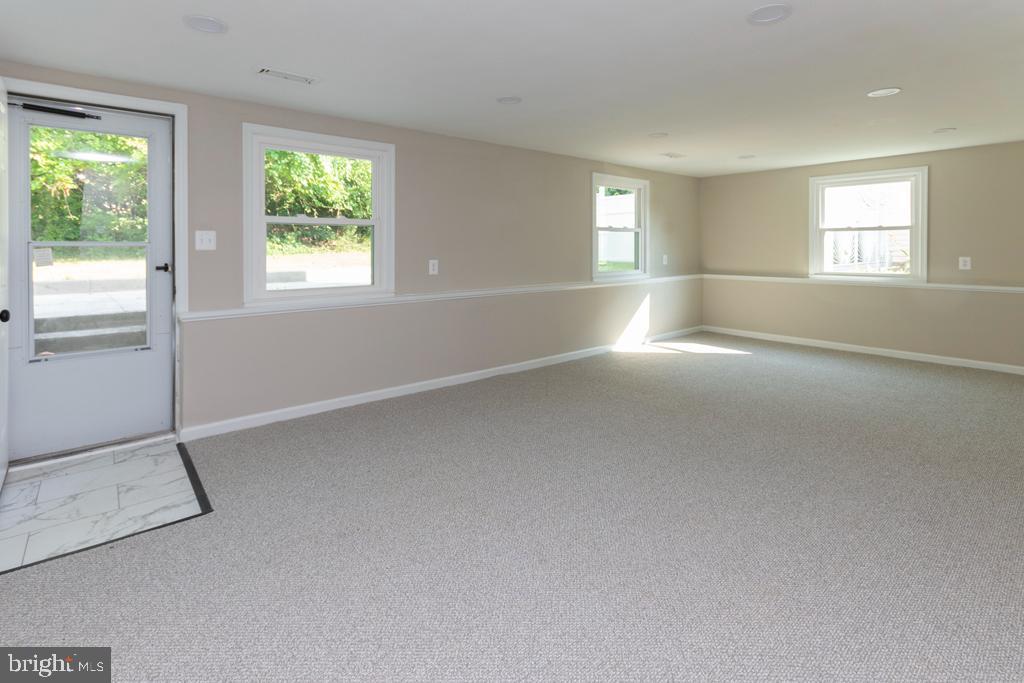 LYNNE ACRES - Residential