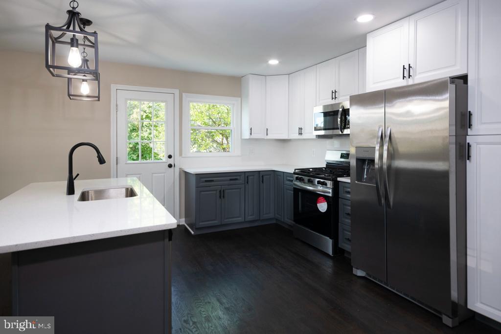 LYNNE ACRES - Residential