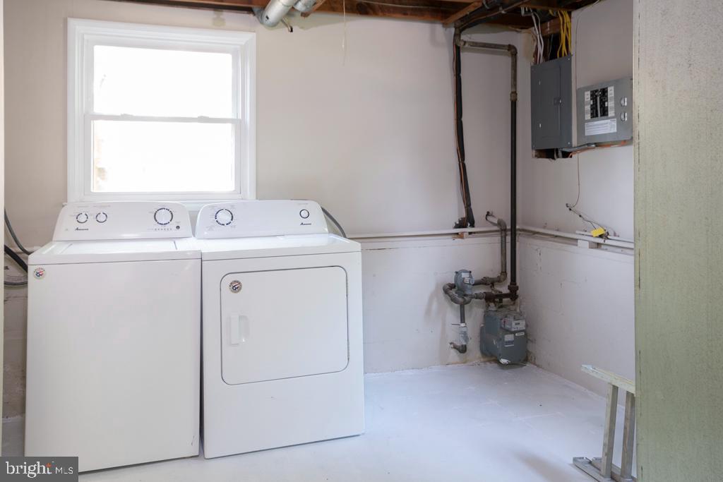 LYNNE ACRES - Residential