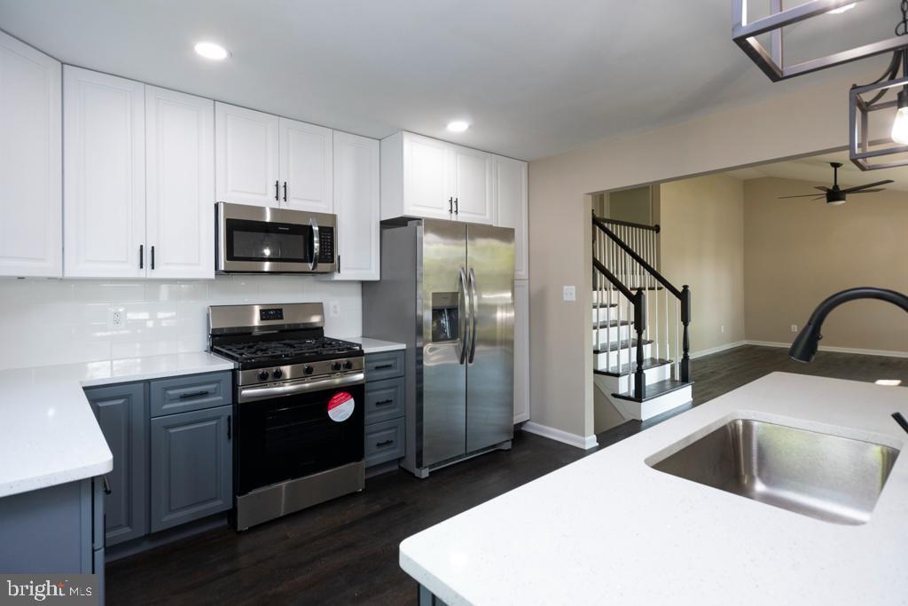 LYNNE ACRES - Residential