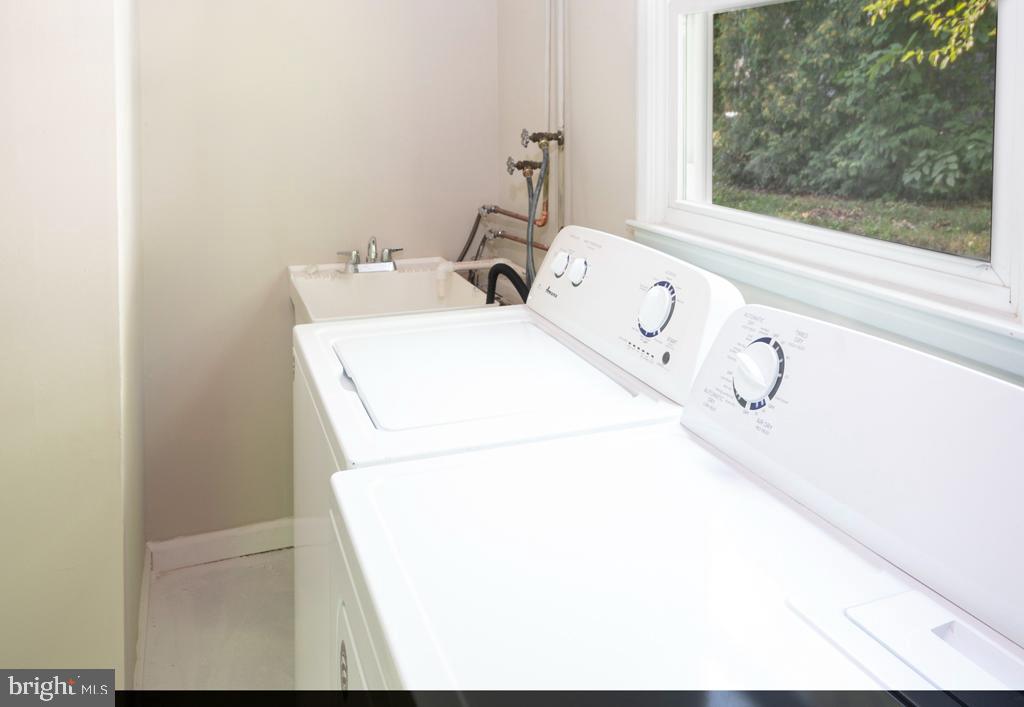 LYNNE ACRES - Residential