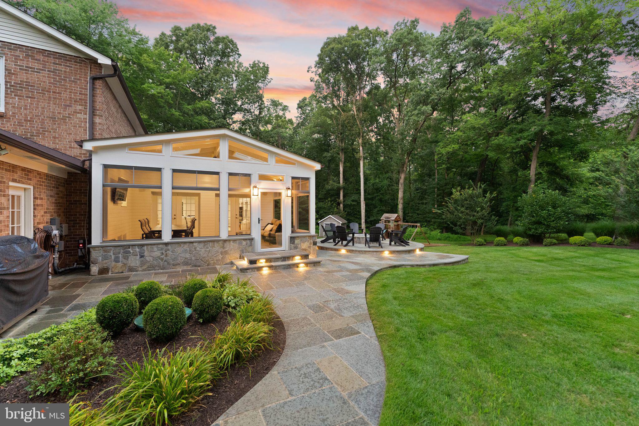 WAPLES MILL ESTATES - Residential