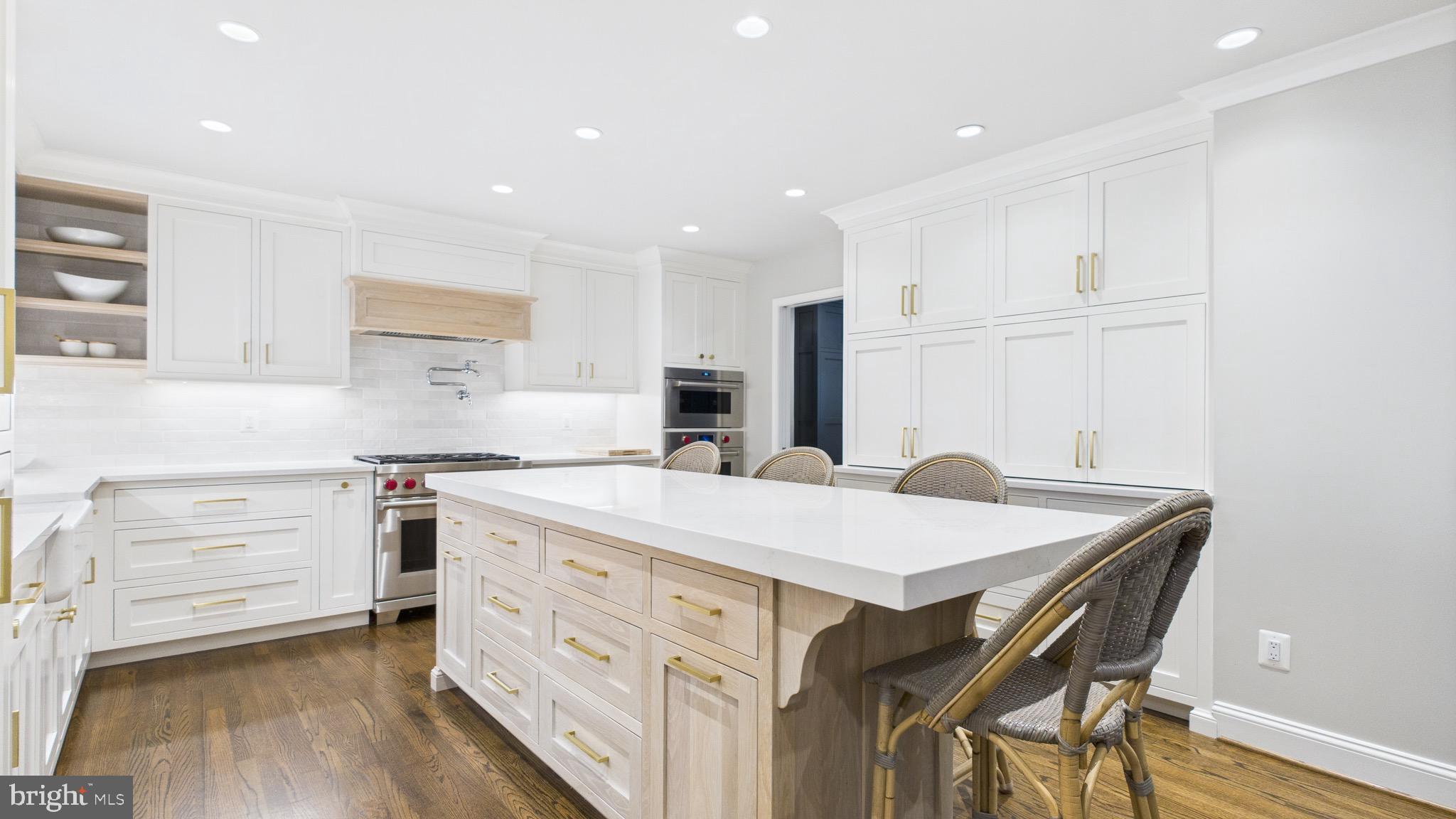 WAPLES MILL ESTATES - Residential