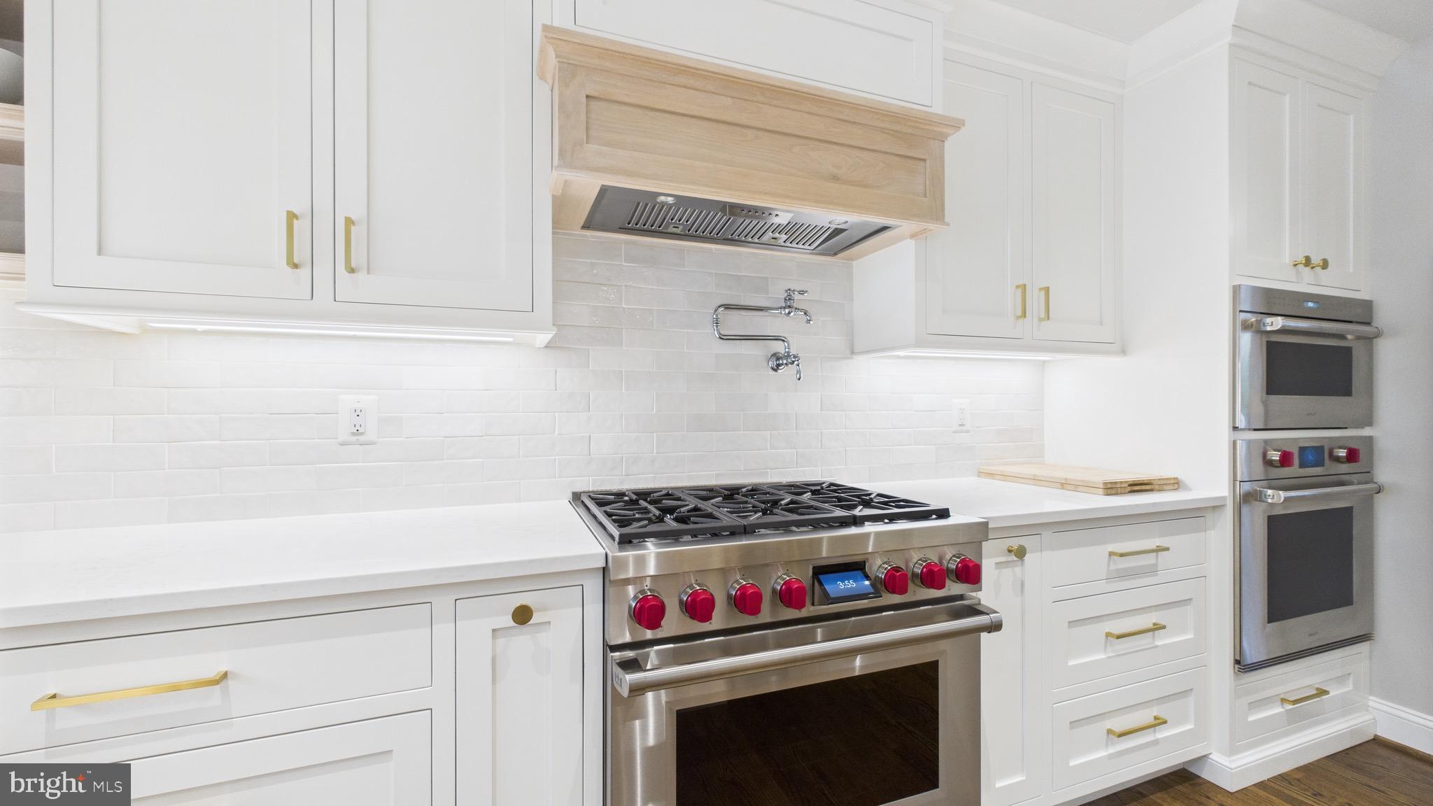 WAPLES MILL ESTATES - Residential