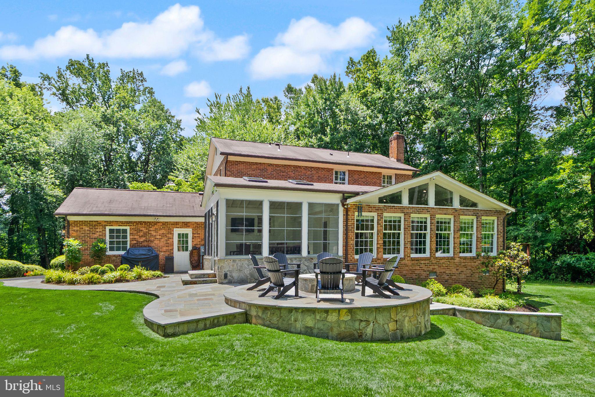 WAPLES MILL ESTATES - Residential