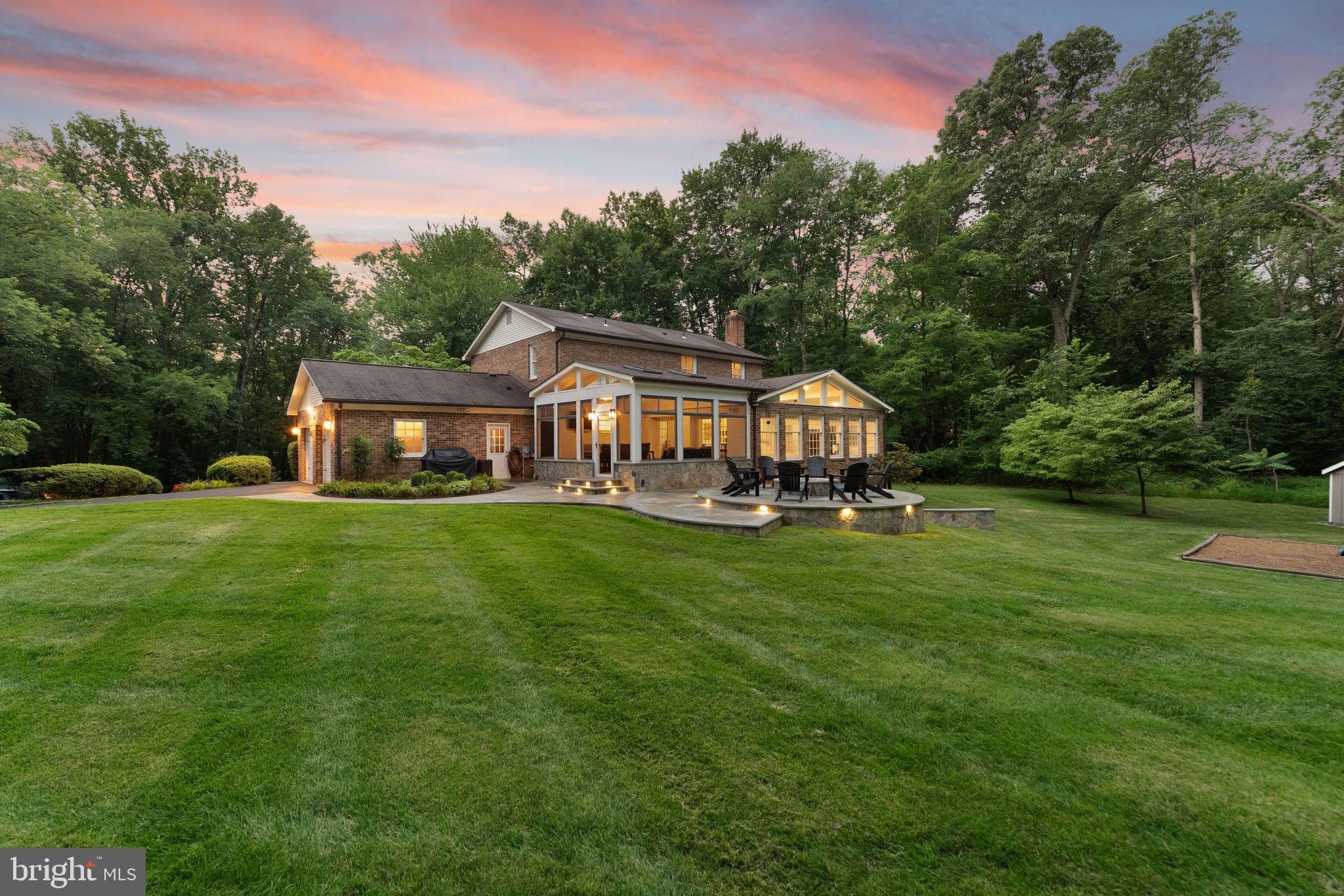 WAPLES MILL ESTATES - Residential