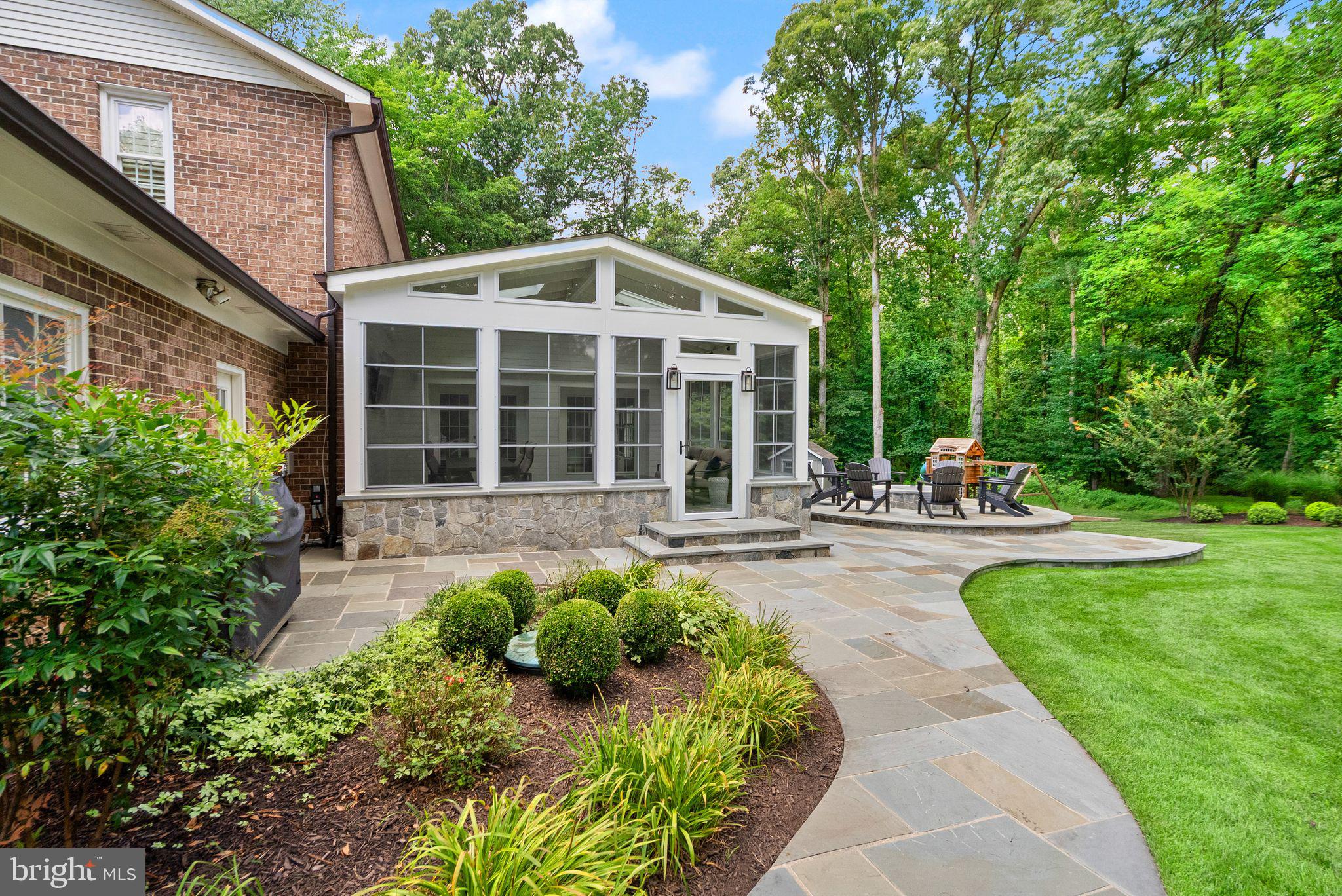 WAPLES MILL ESTATES - Residential