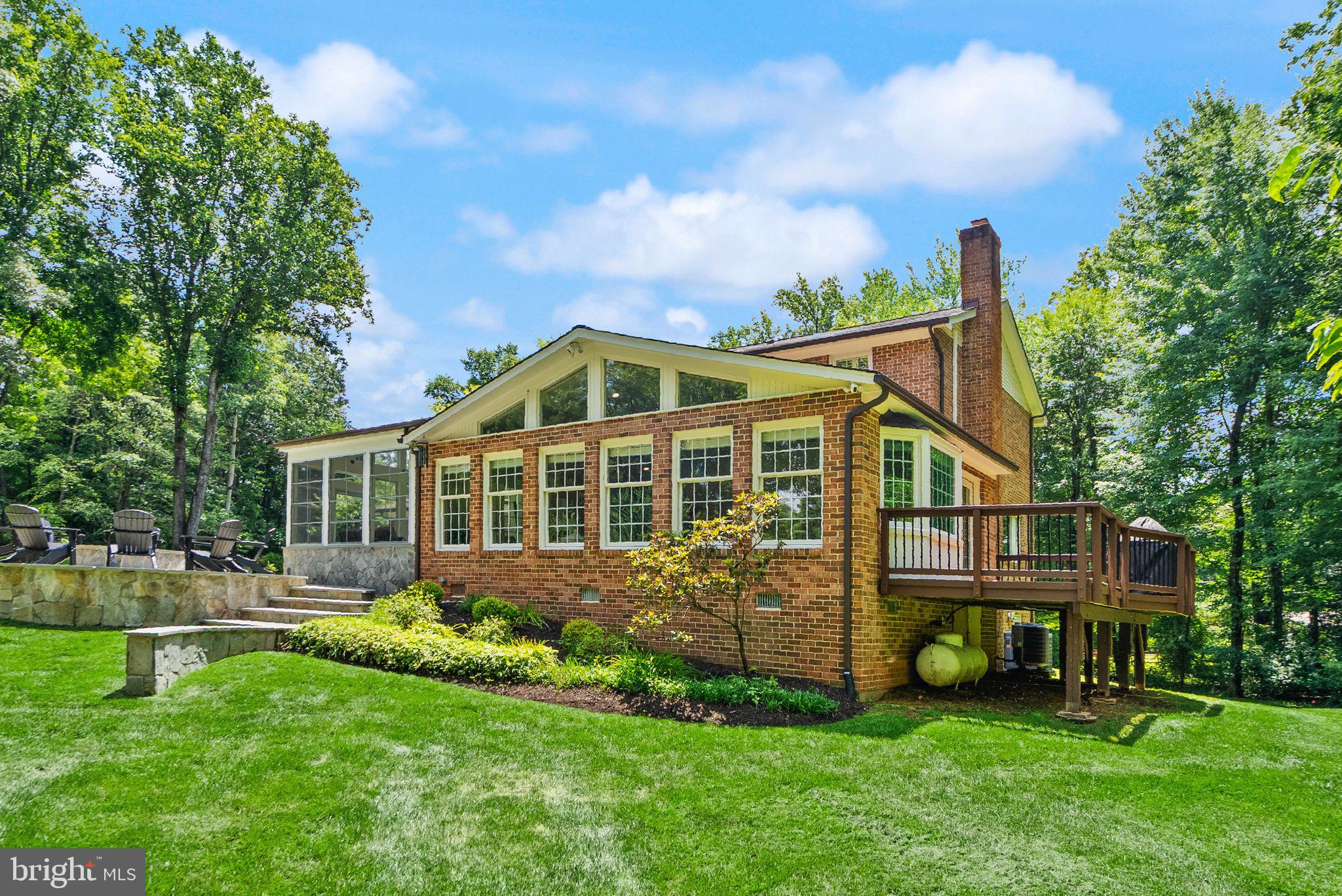 WAPLES MILL ESTATES - Residential