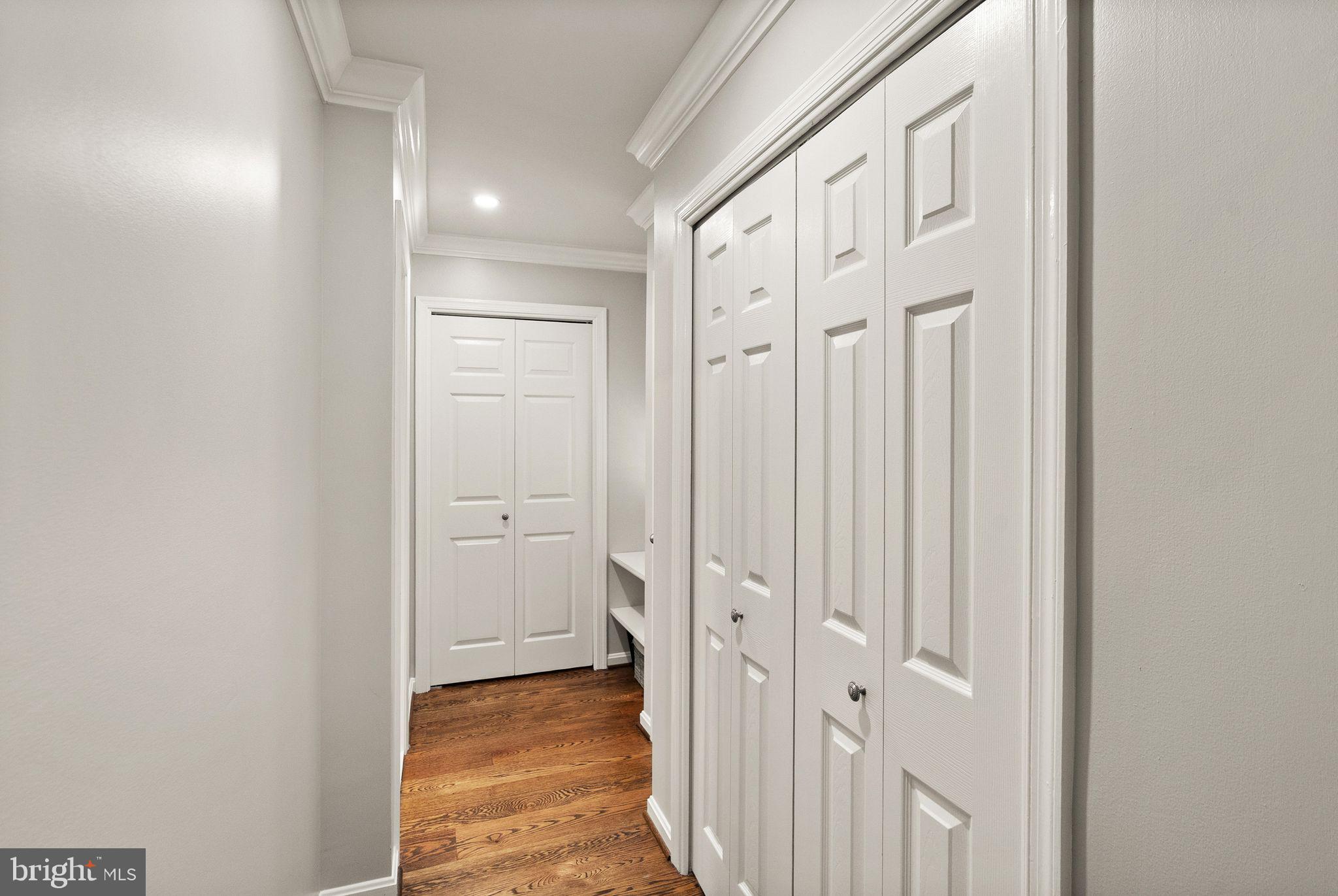 WAPLES MILL ESTATES - Residential