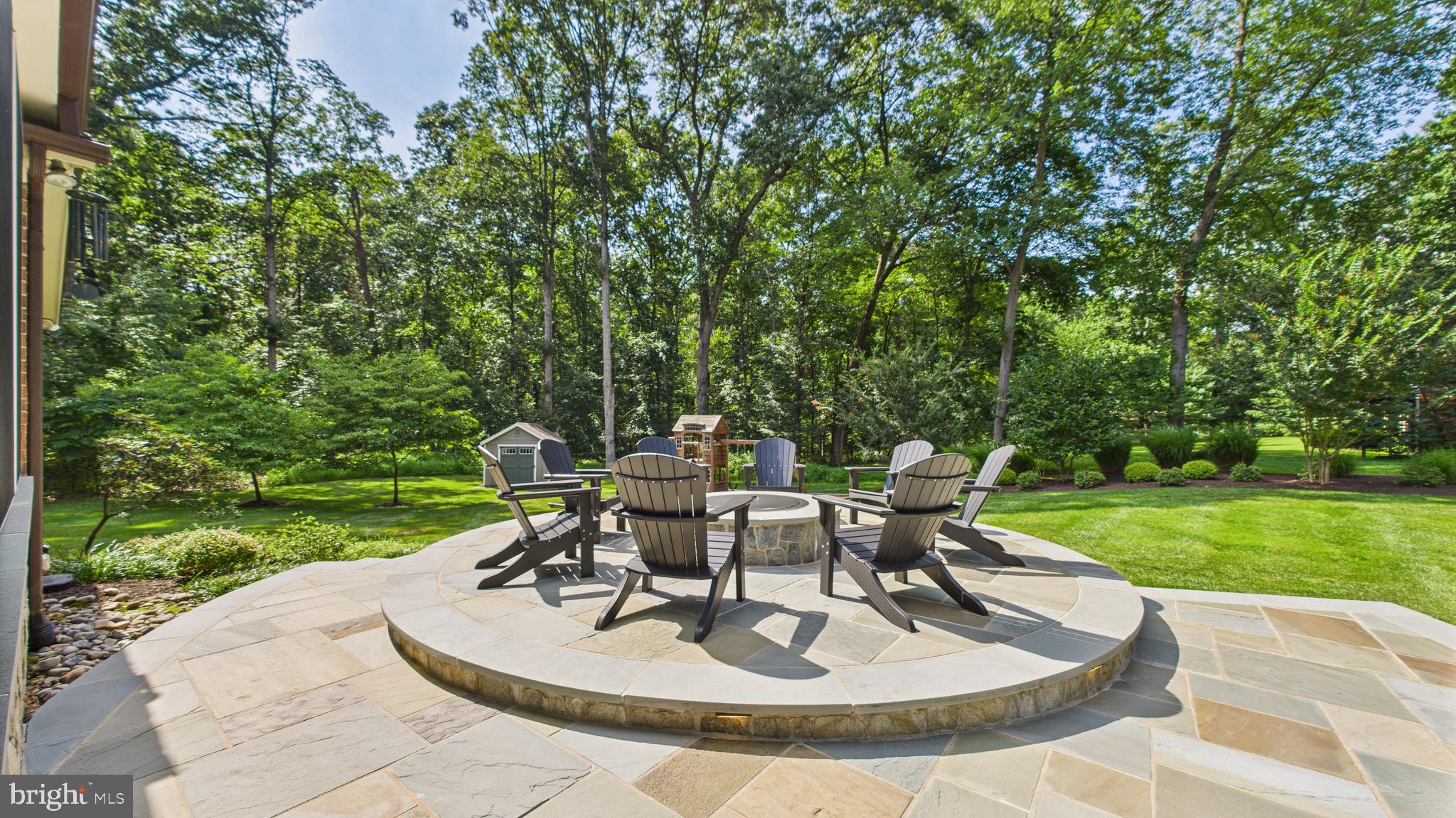 WAPLES MILL ESTATES - Residential