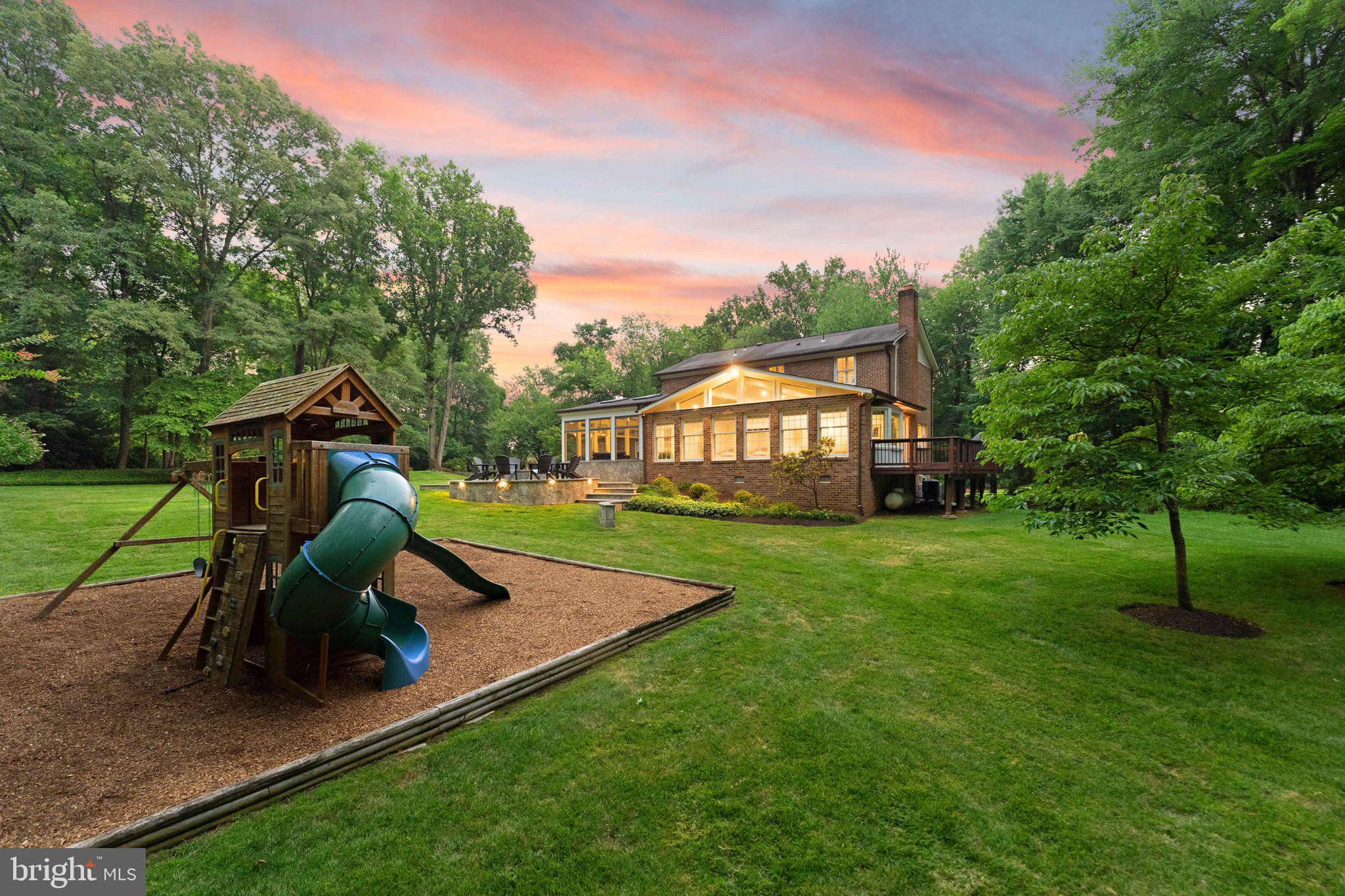 WAPLES MILL ESTATES - Residential