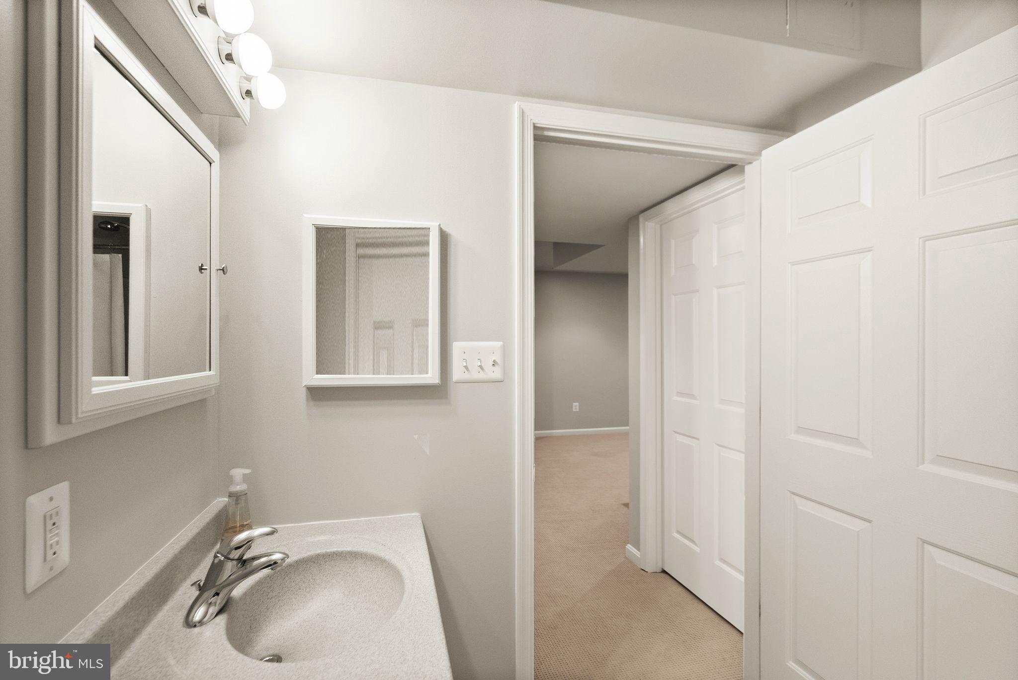 WAPLES MILL ESTATES - Residential