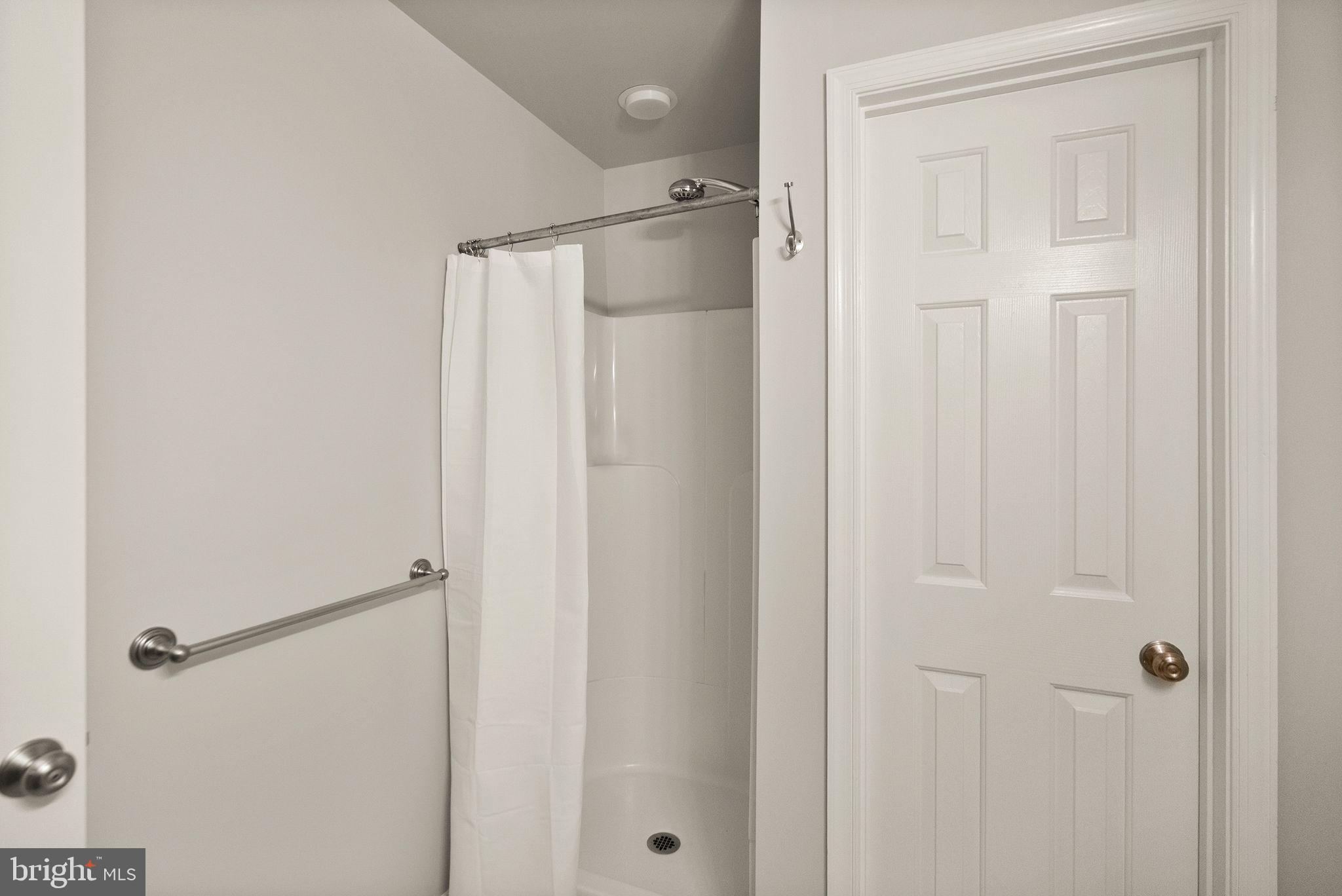 WAPLES MILL ESTATES - Residential