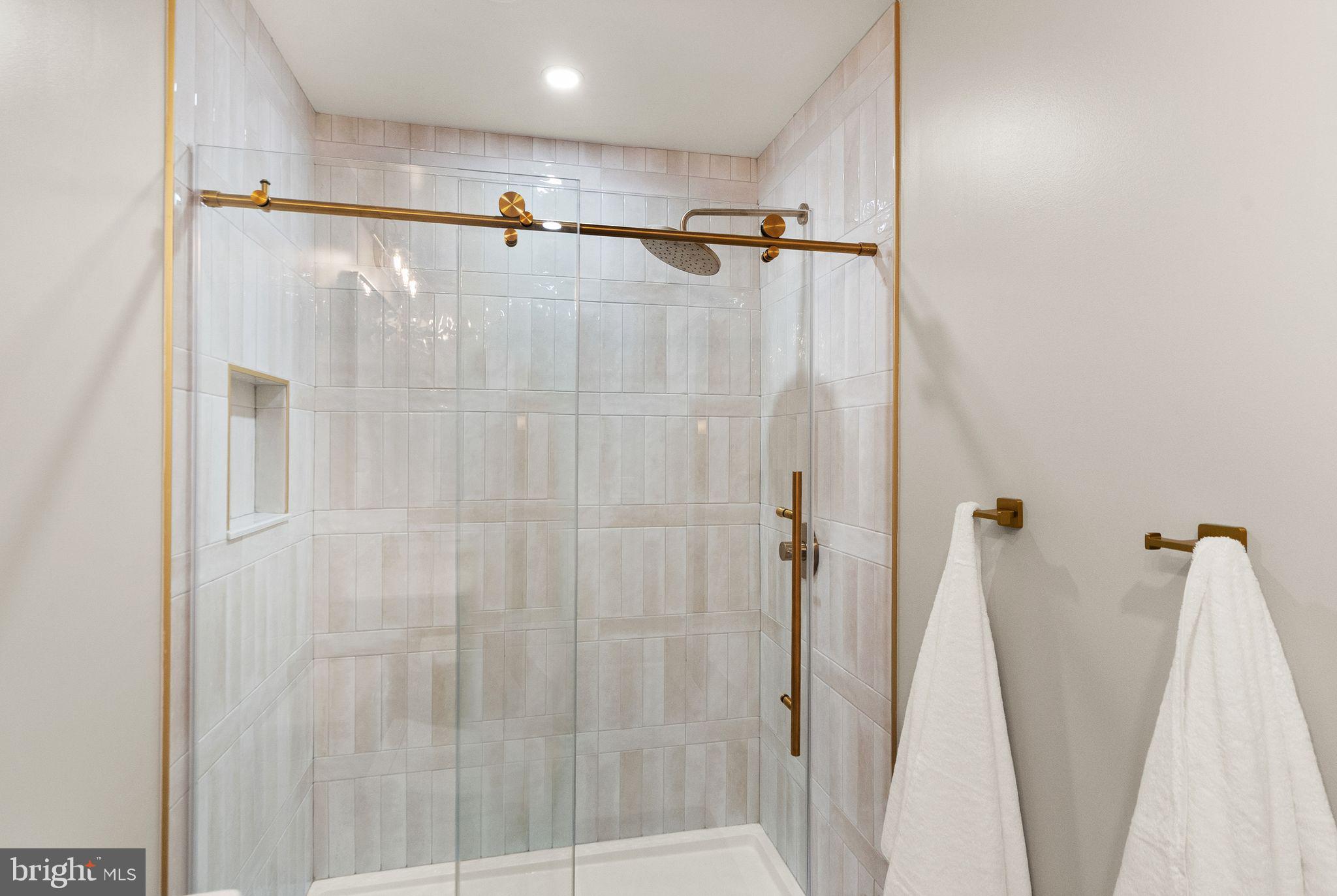 WAPLES MILL ESTATES - Residential