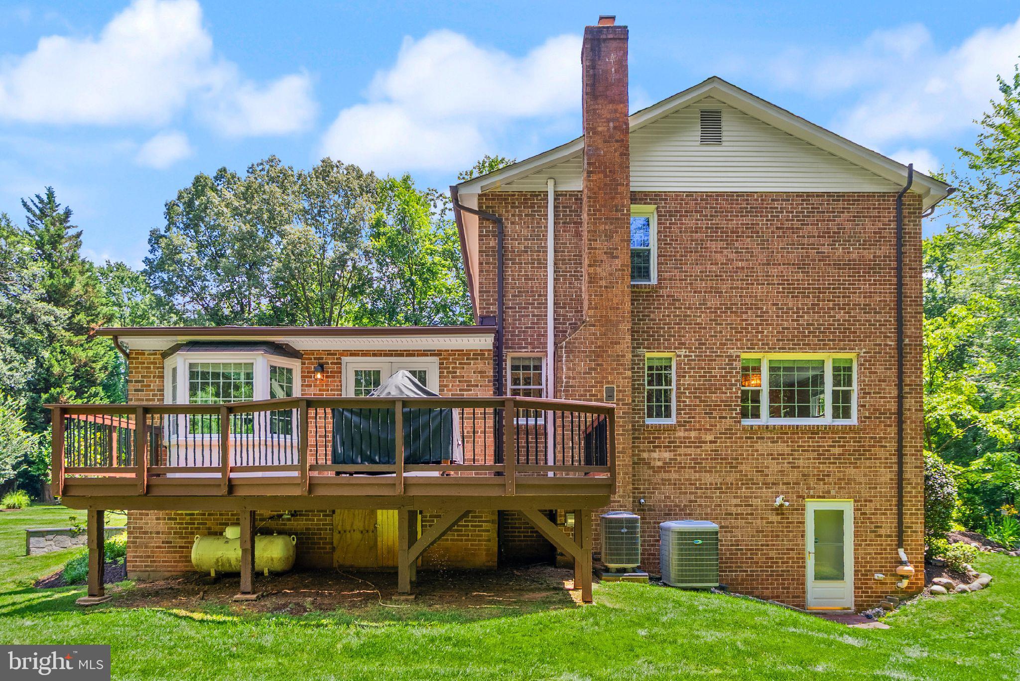 WAPLES MILL ESTATES - Residential