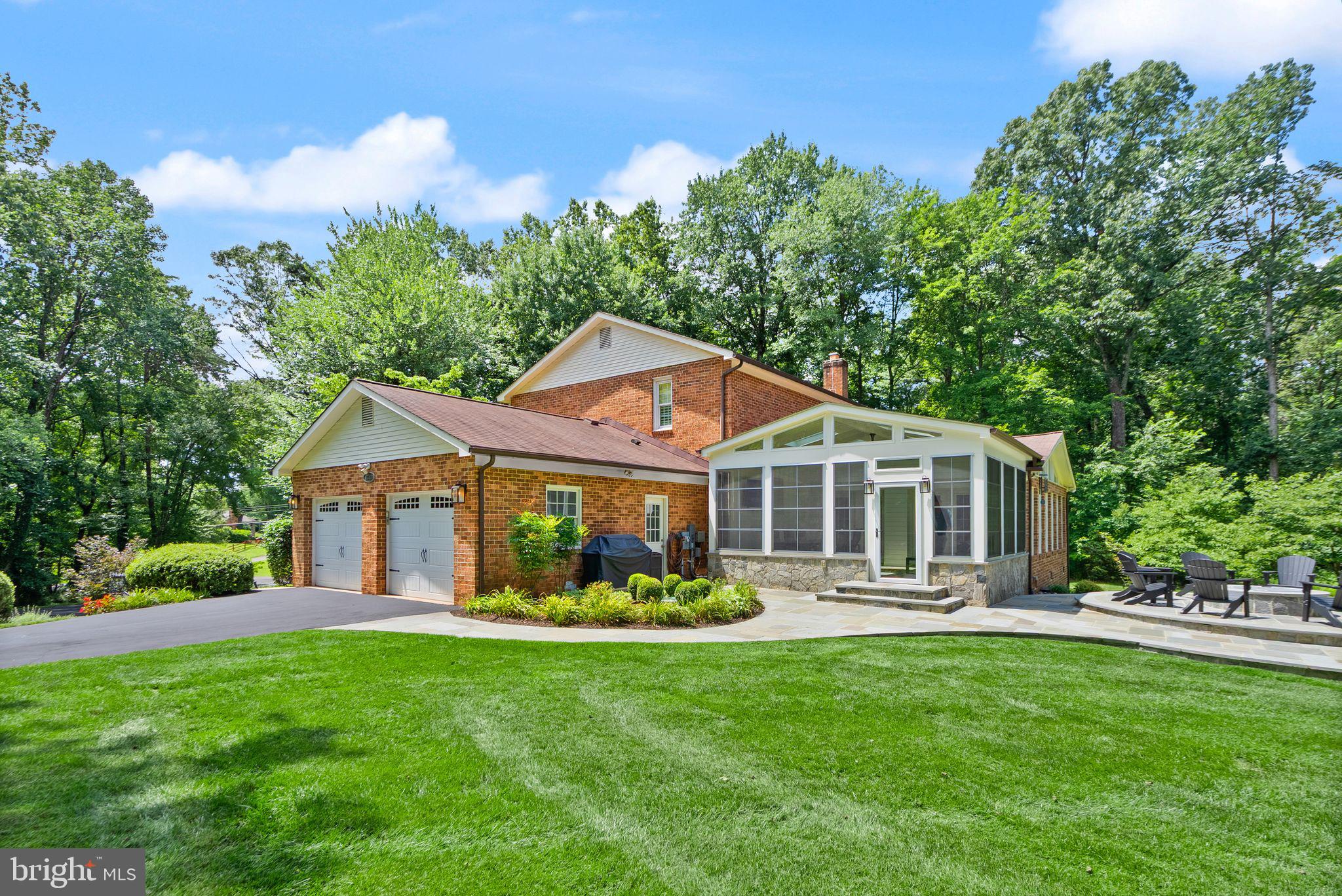 WAPLES MILL ESTATES - Residential