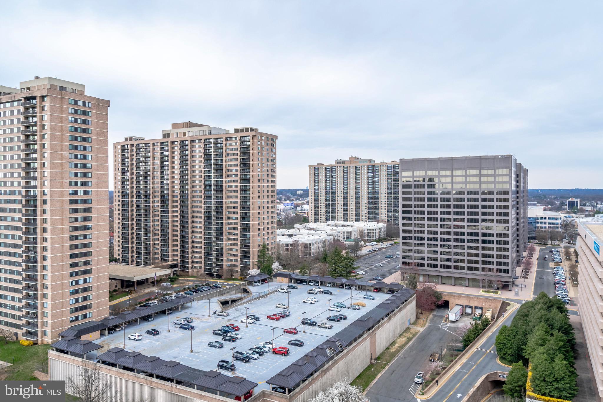 SKYLINE HOUSE - Residential